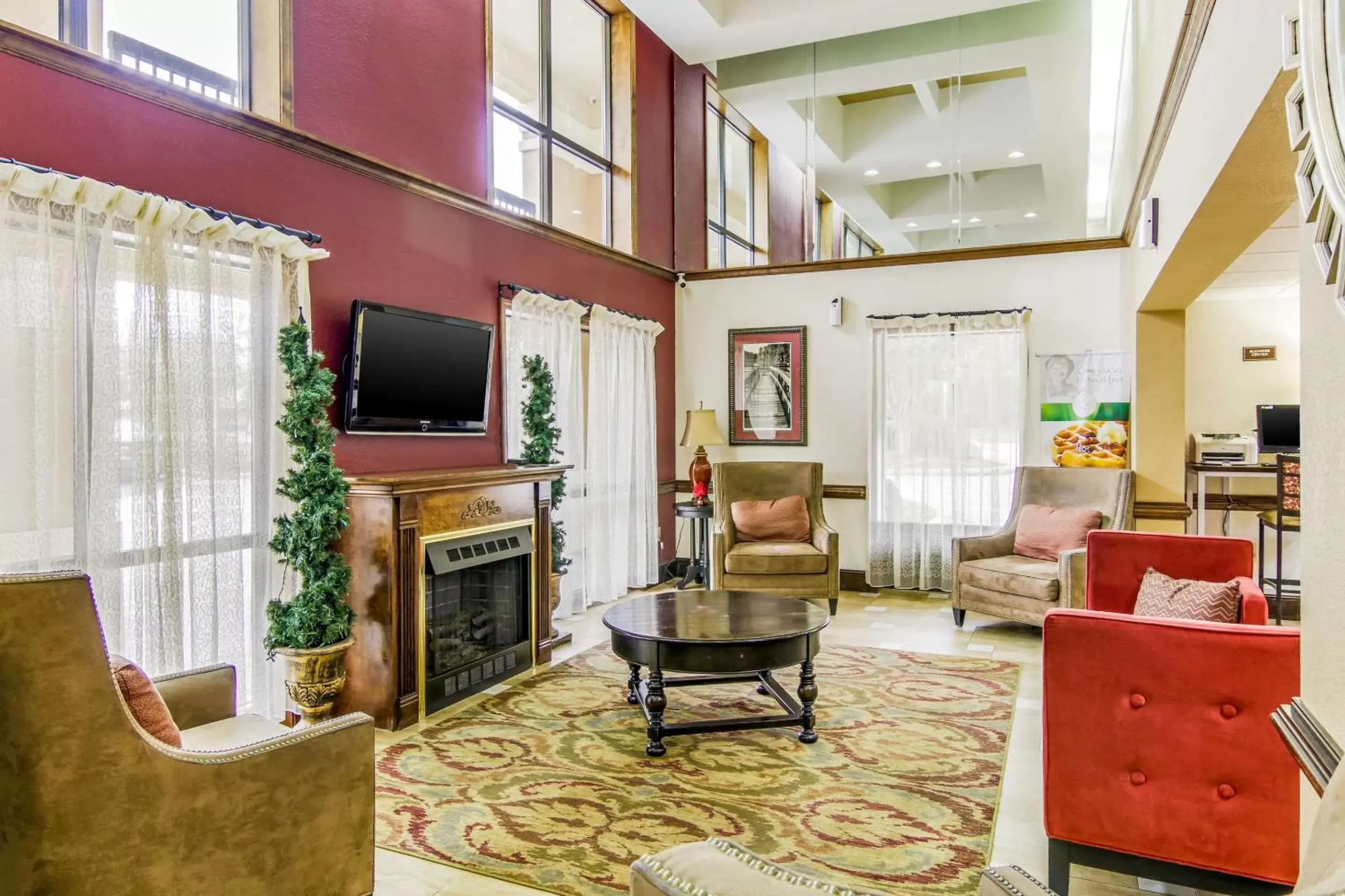 Lobby or reception, TV/Entertainment Center in Quality Inn Stone Mountain Atlanta