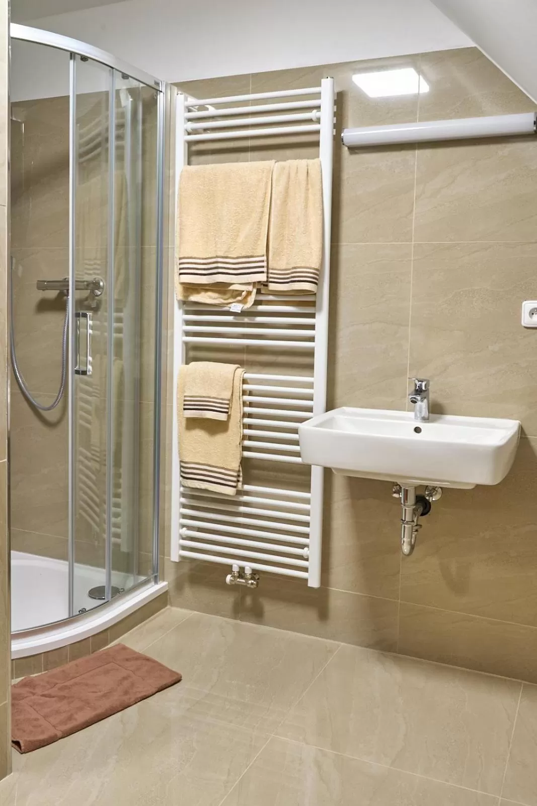 Bathroom in Vila Lovců králových