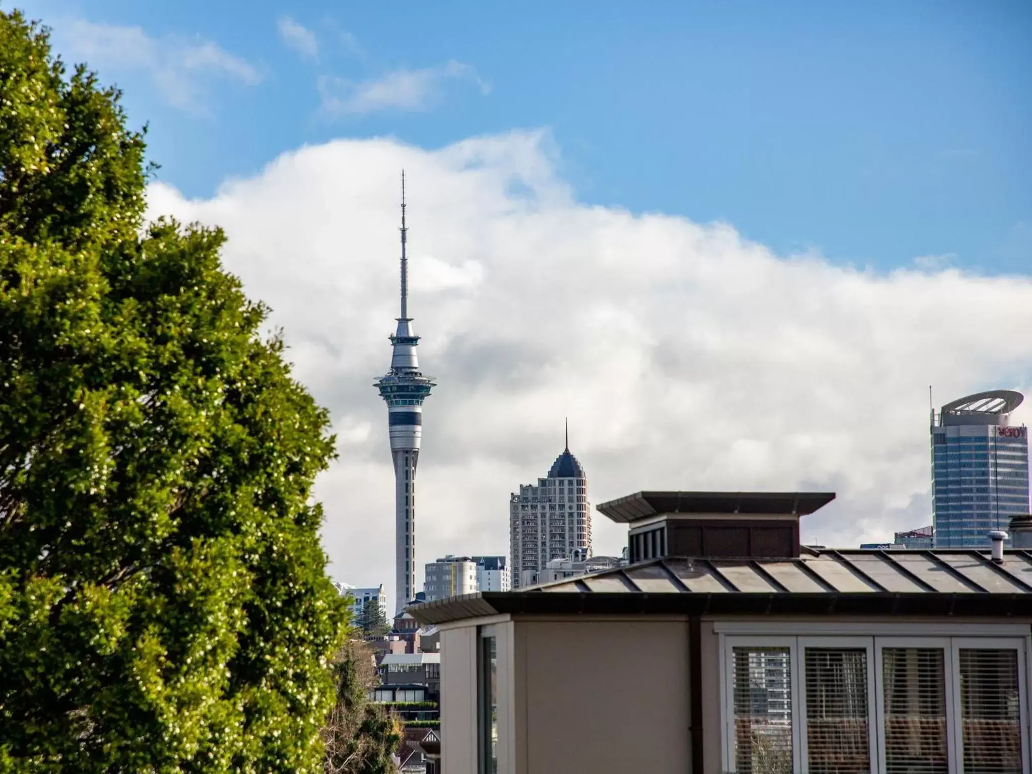 City view in Auckland Rose Park Hotel