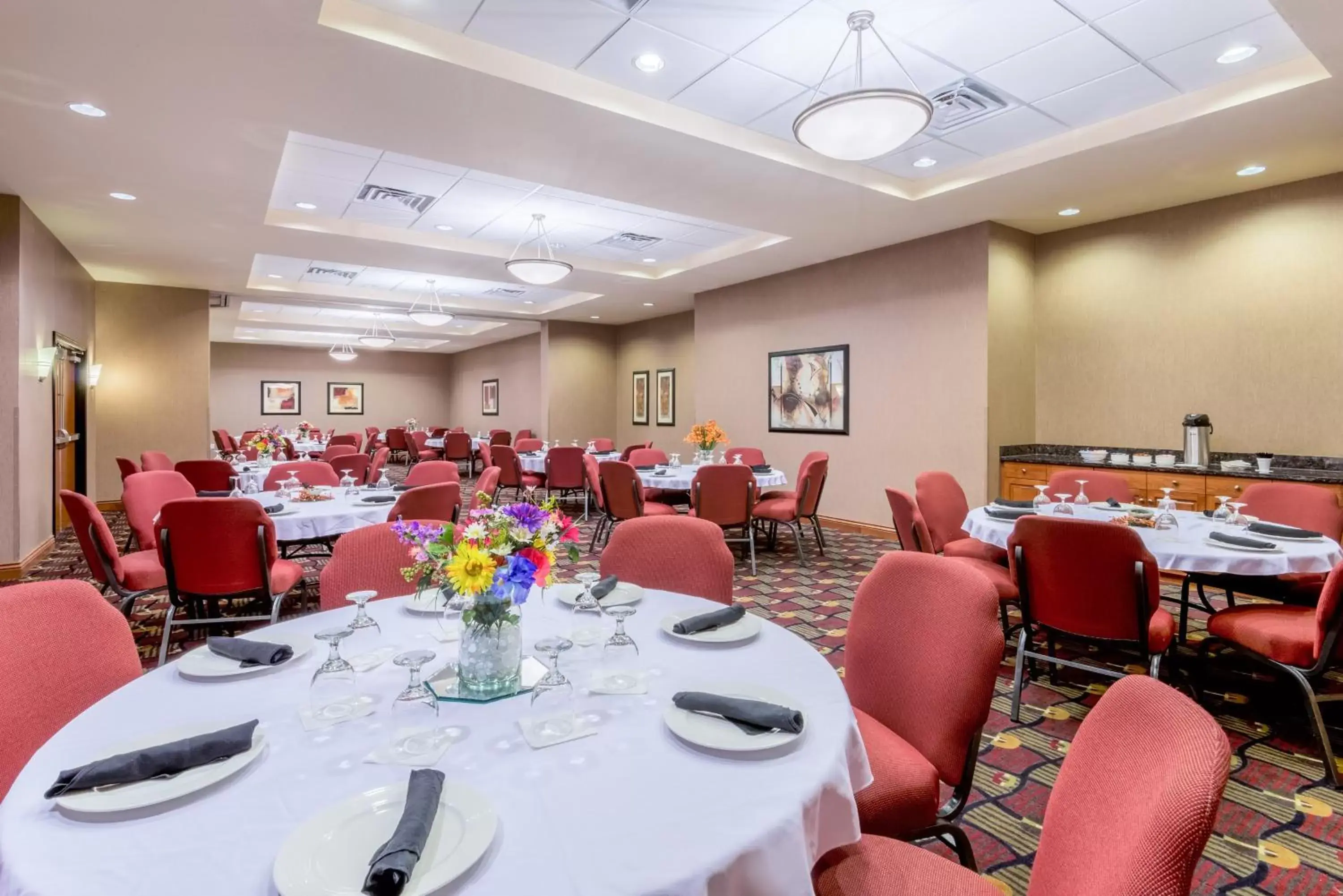Meeting/conference room, Restaurant/Places to Eat in Holiday Inn Hotel & Suites Grand Junction-Airport, an IHG Hotel