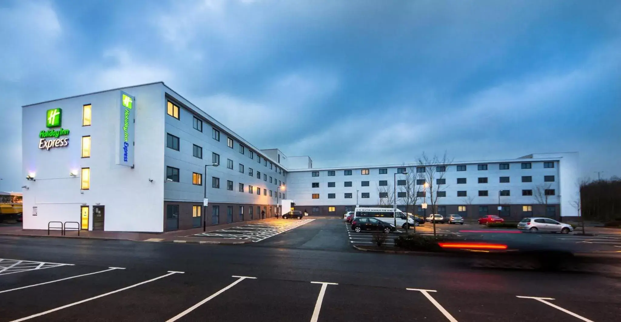 Property Building in Holiday Inn Express Manchester Airport, an IHG Hotel