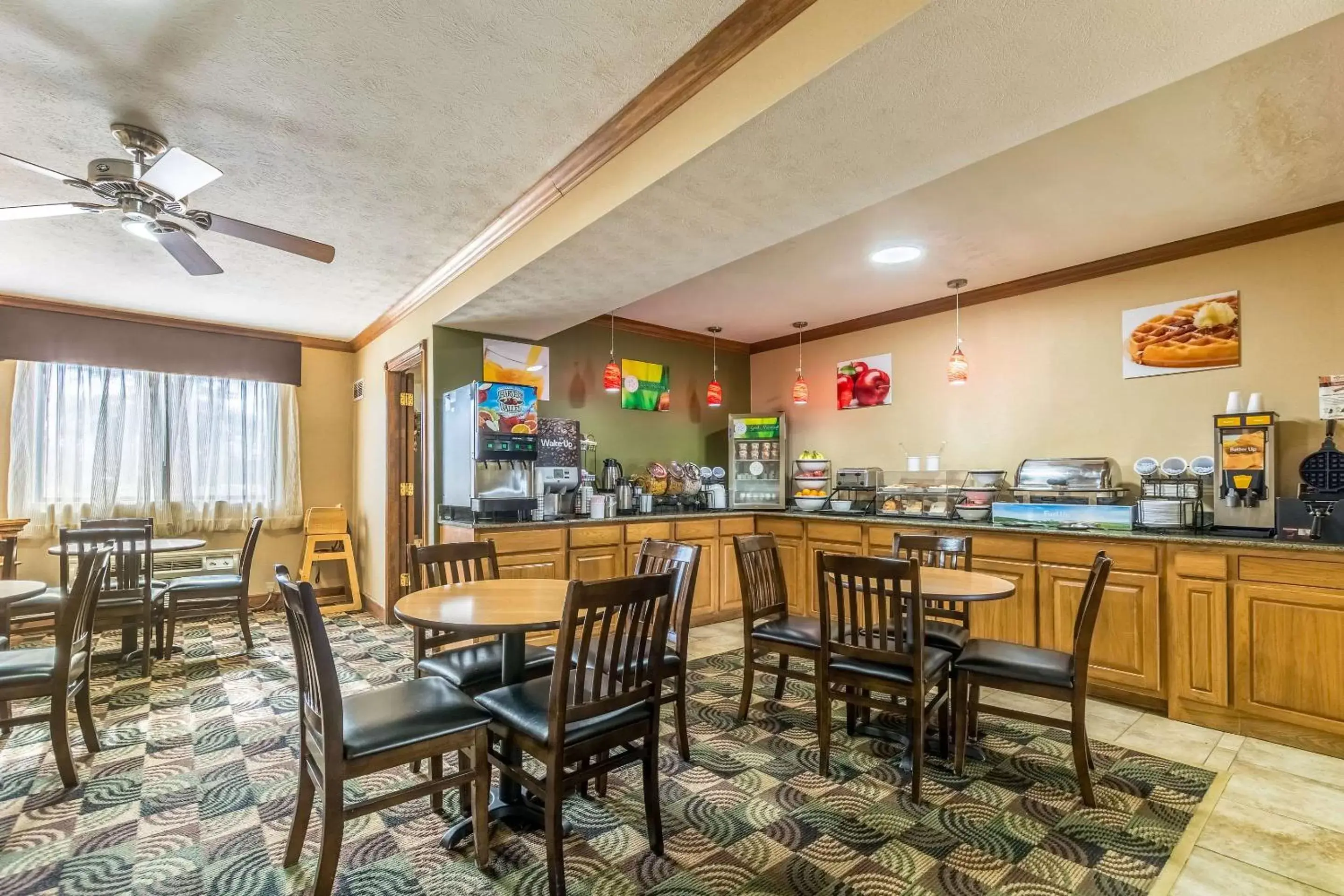 Restaurant/Places to Eat in Quality Inn I-74 Batesville