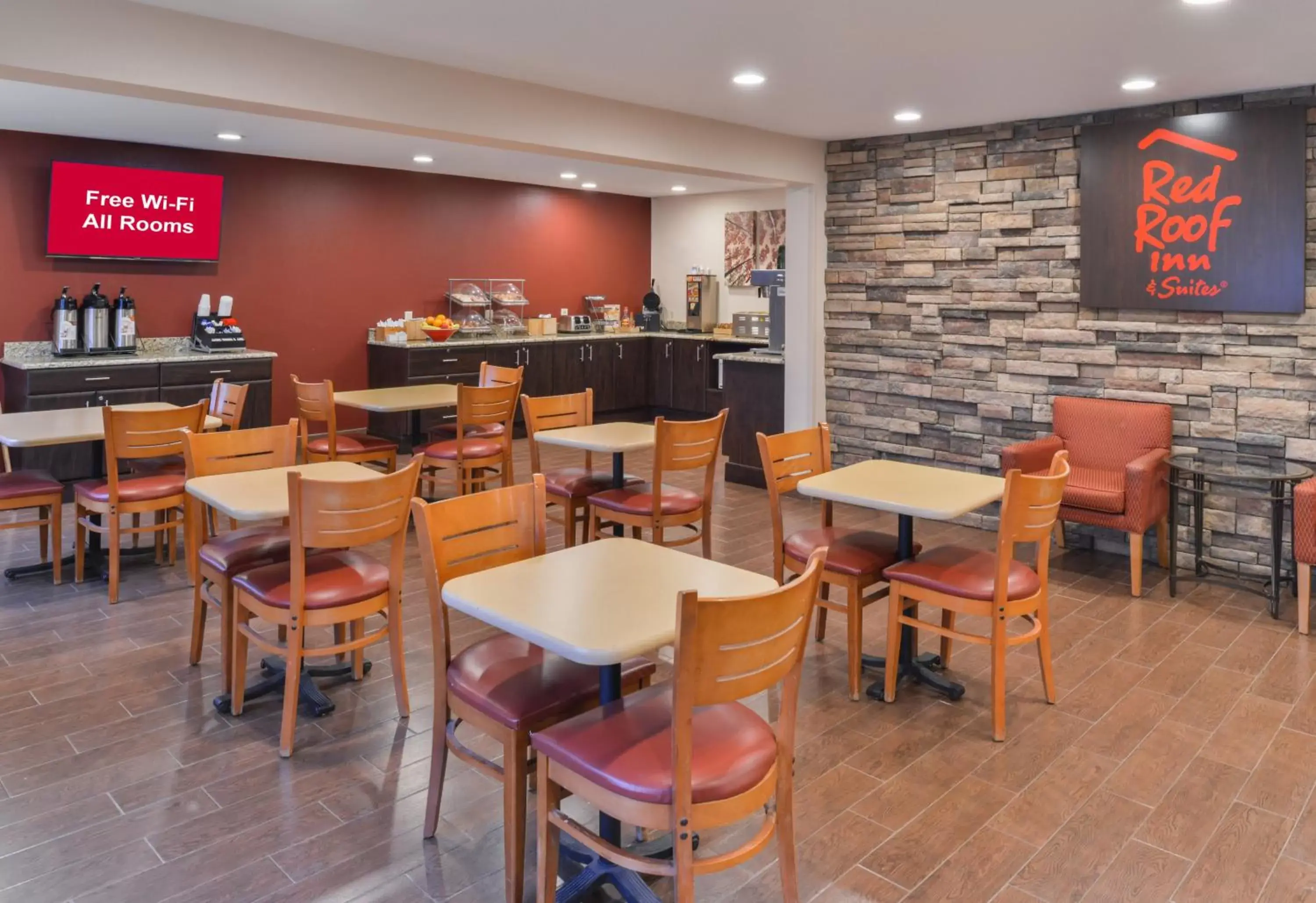 Breakfast, Restaurant/Places to Eat in Red Roof Inn & Suites Danville, IL