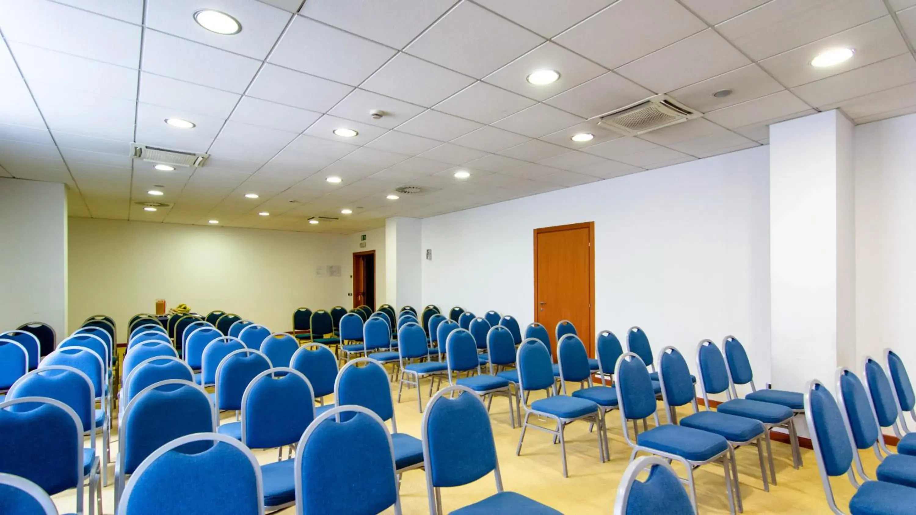 Business facilities, Business Area/Conference Room in Hotel Concorde