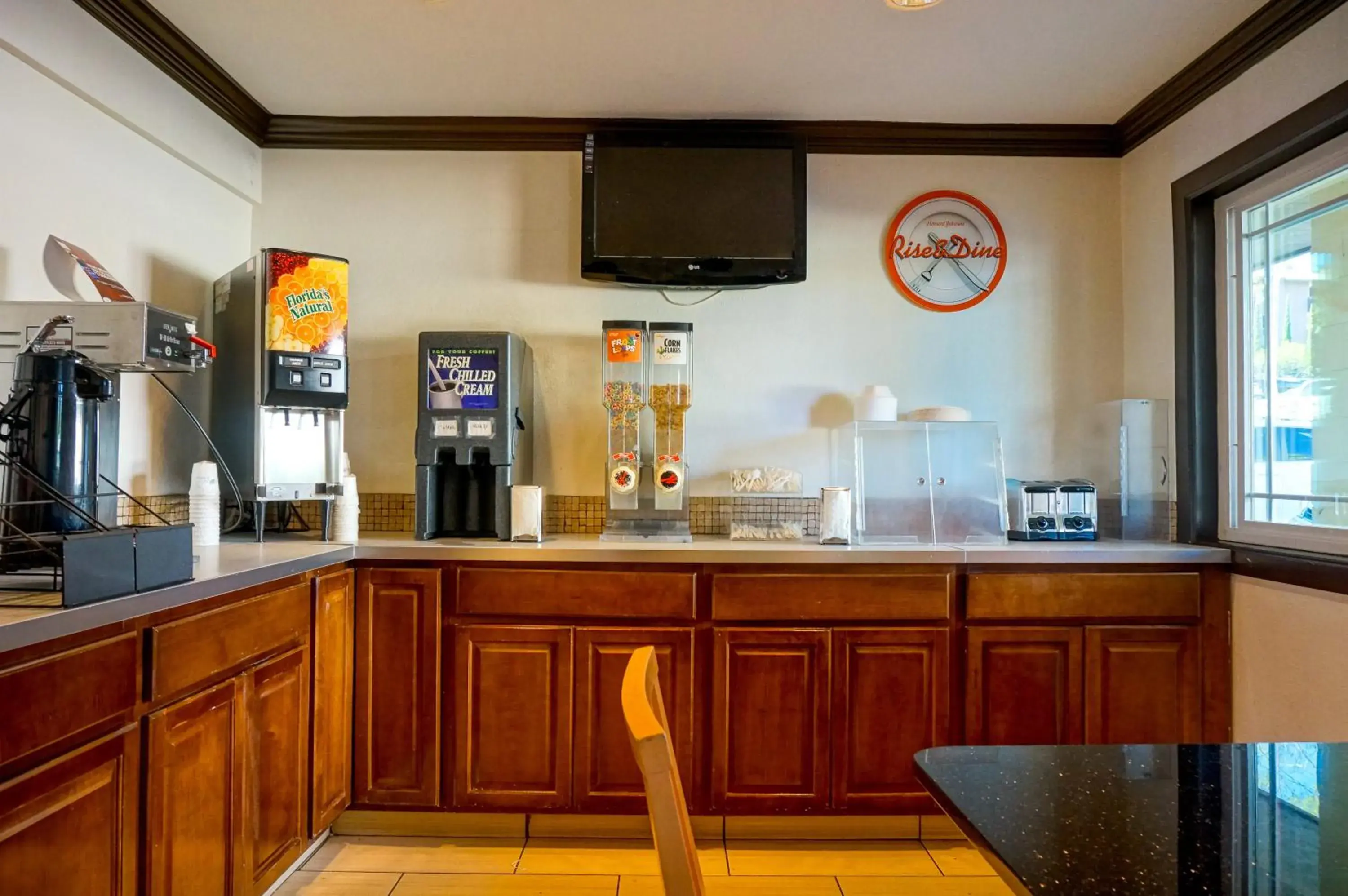 Continental breakfast in Howard Johnson by Wyndham San Diego Hotel Circle Continental breakfast in Howard Johnson by Wyndham San Diego Hotel Circle