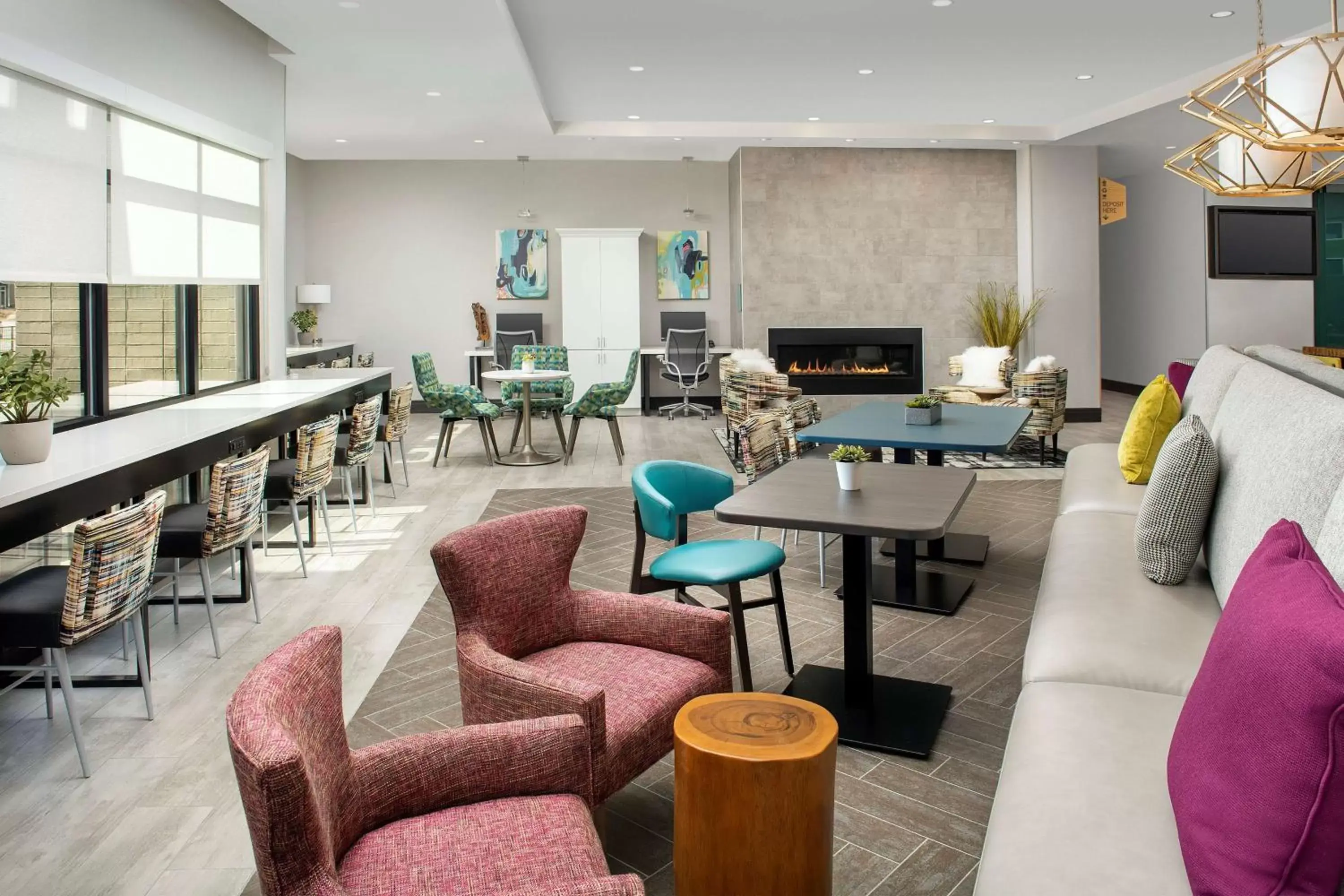 Lobby or reception, Lounge/Bar in Home2 Suites By Hilton Denver Northfield