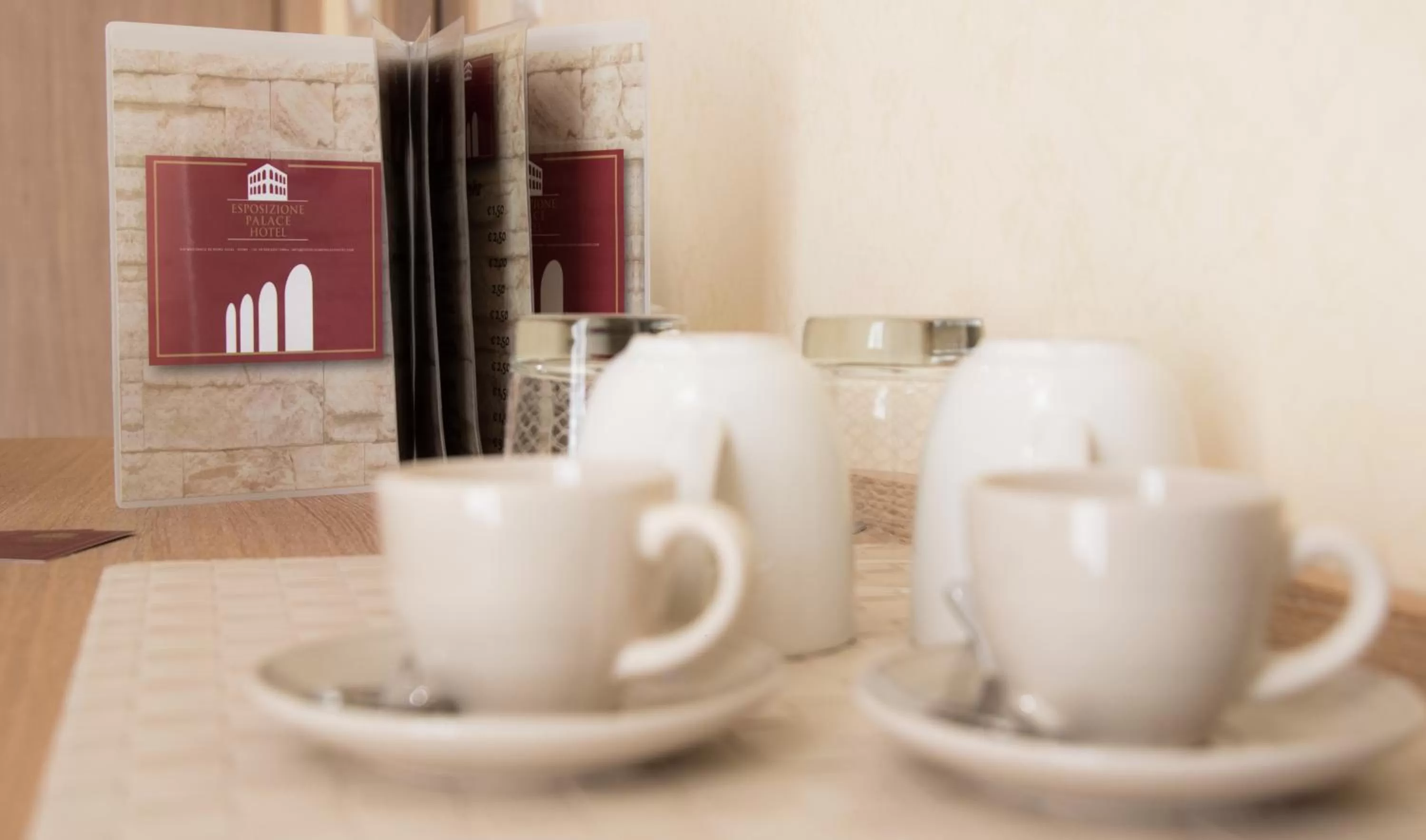 Coffee/tea facilities in Esposizione Palace Hotel