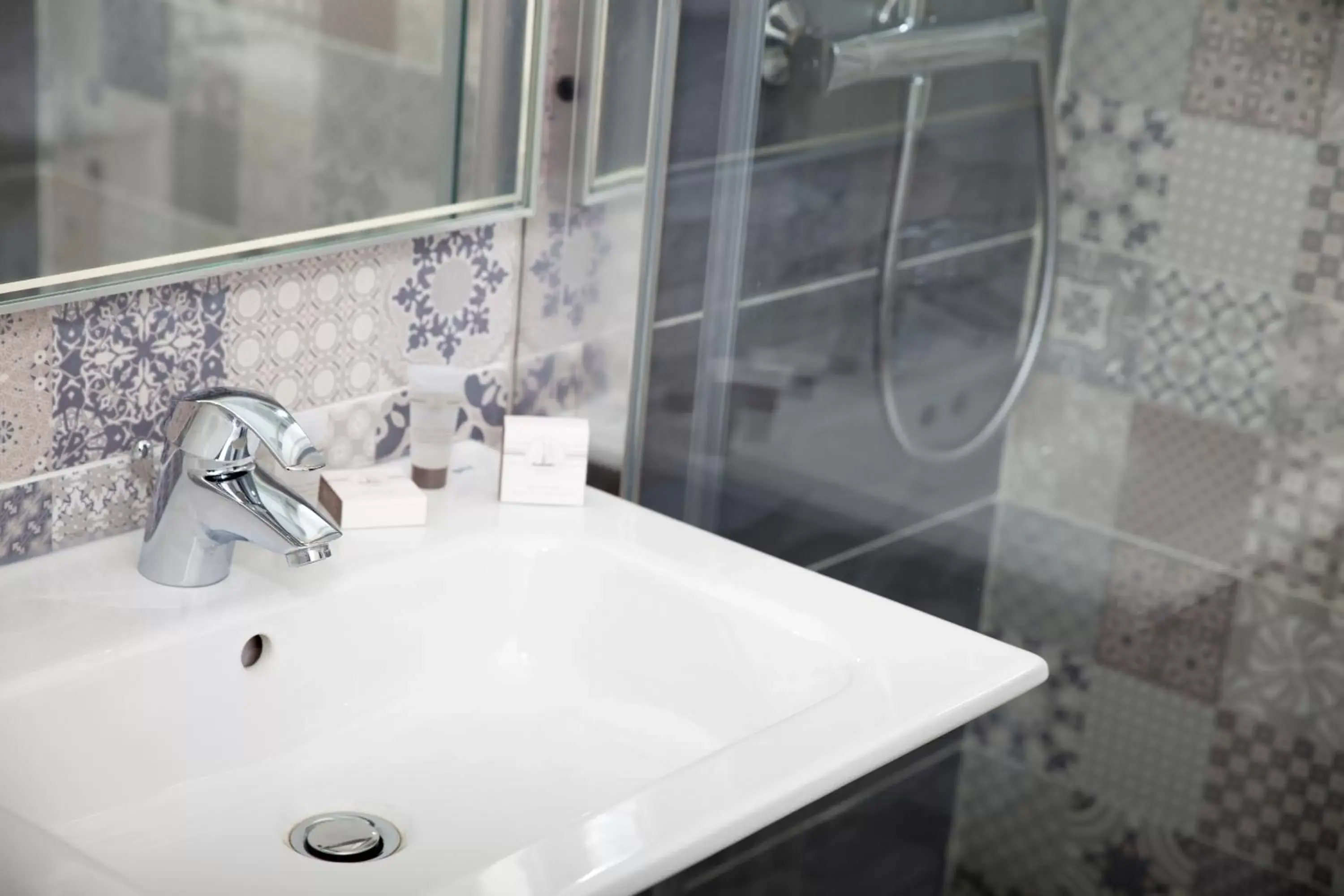 Bathroom in Ambassadeur Hotel - Cherbourg Port de Plaisance