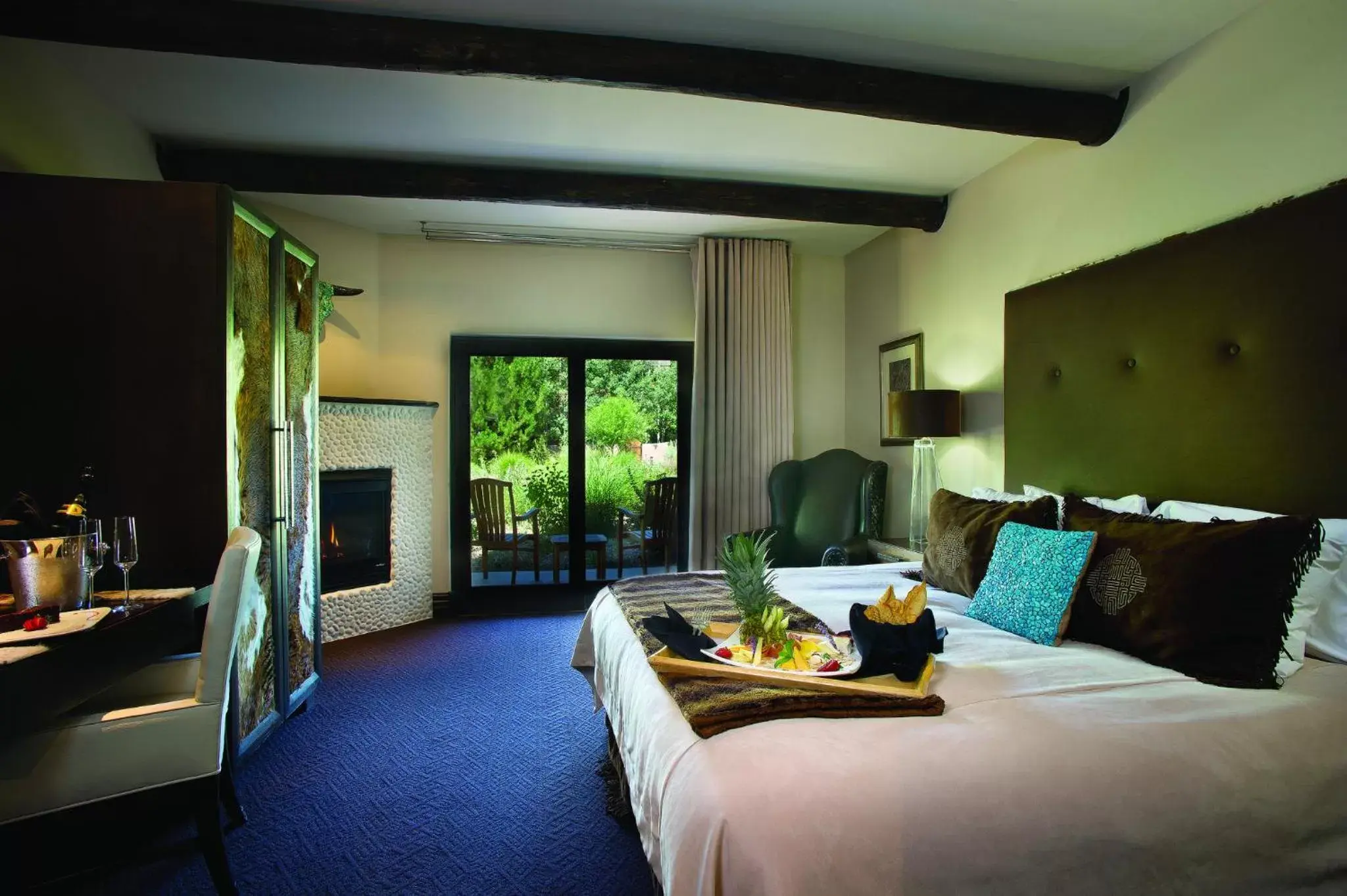 Standard King Room in El Monte Sagrado Resort & Spa
