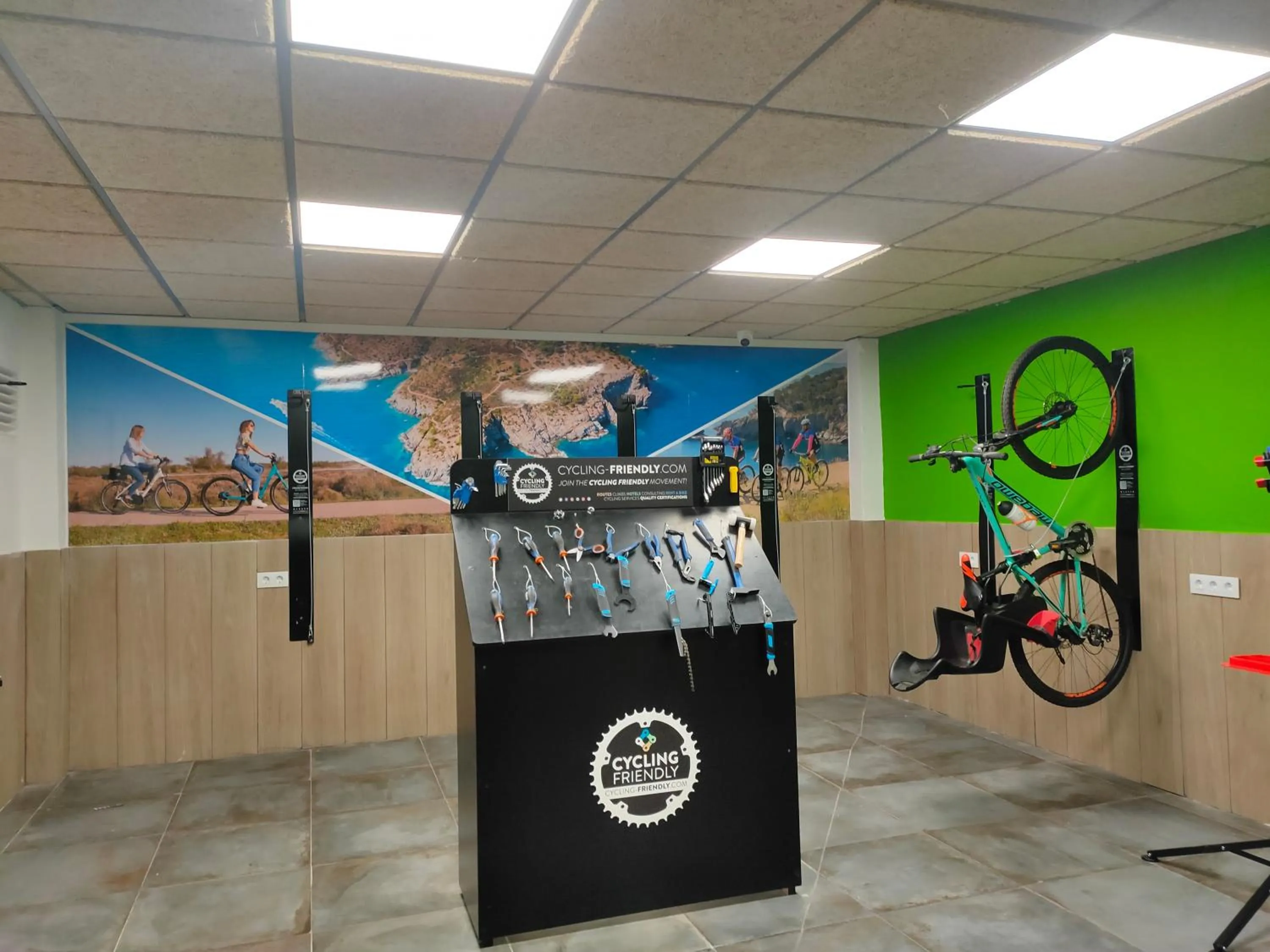 Property building in Canyelles Platja