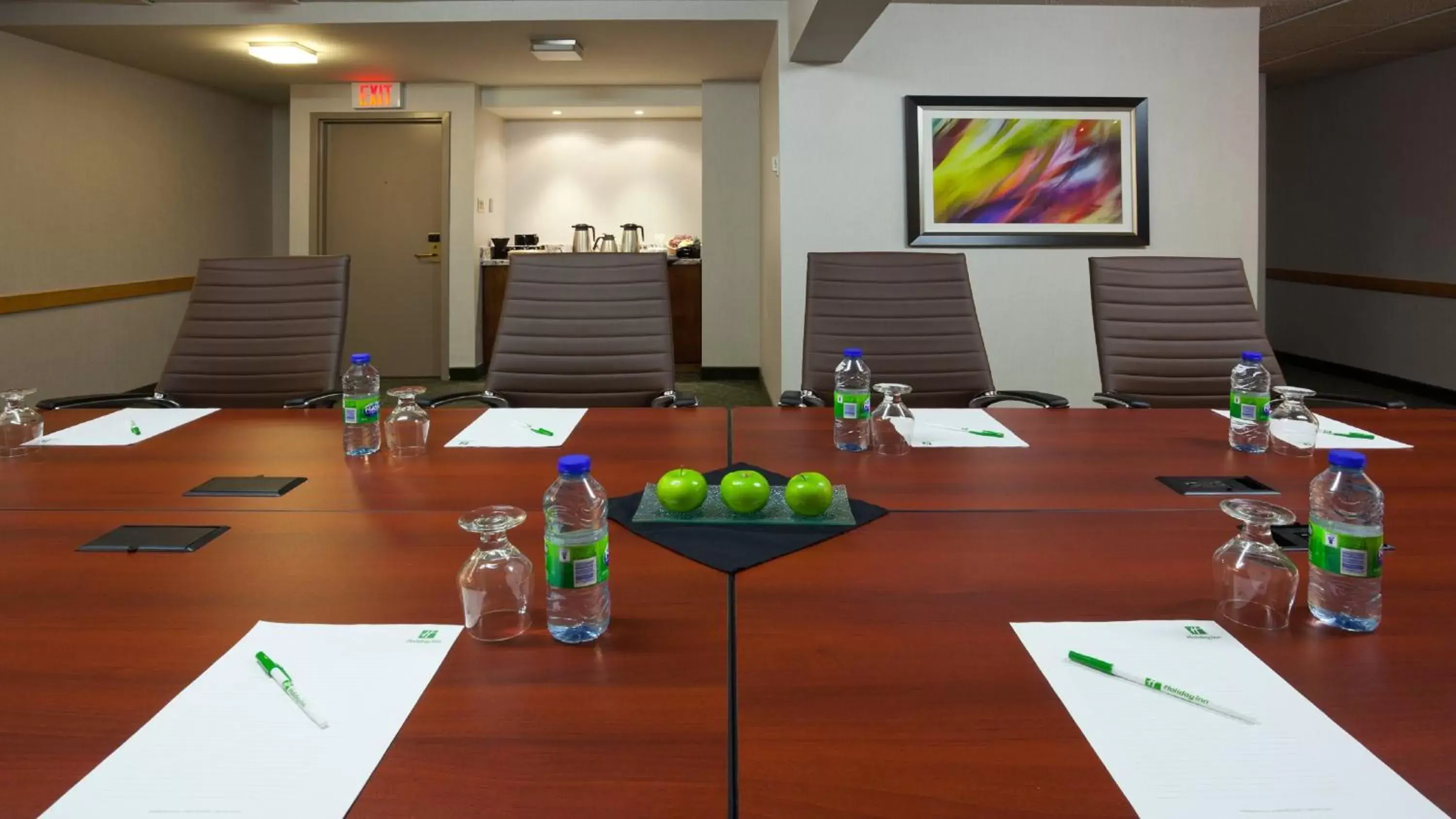 Meeting/conference room, Business Area/Conference Room in Holiday Inn Burlington Hotel & Conference Centre, an IHG Hotel