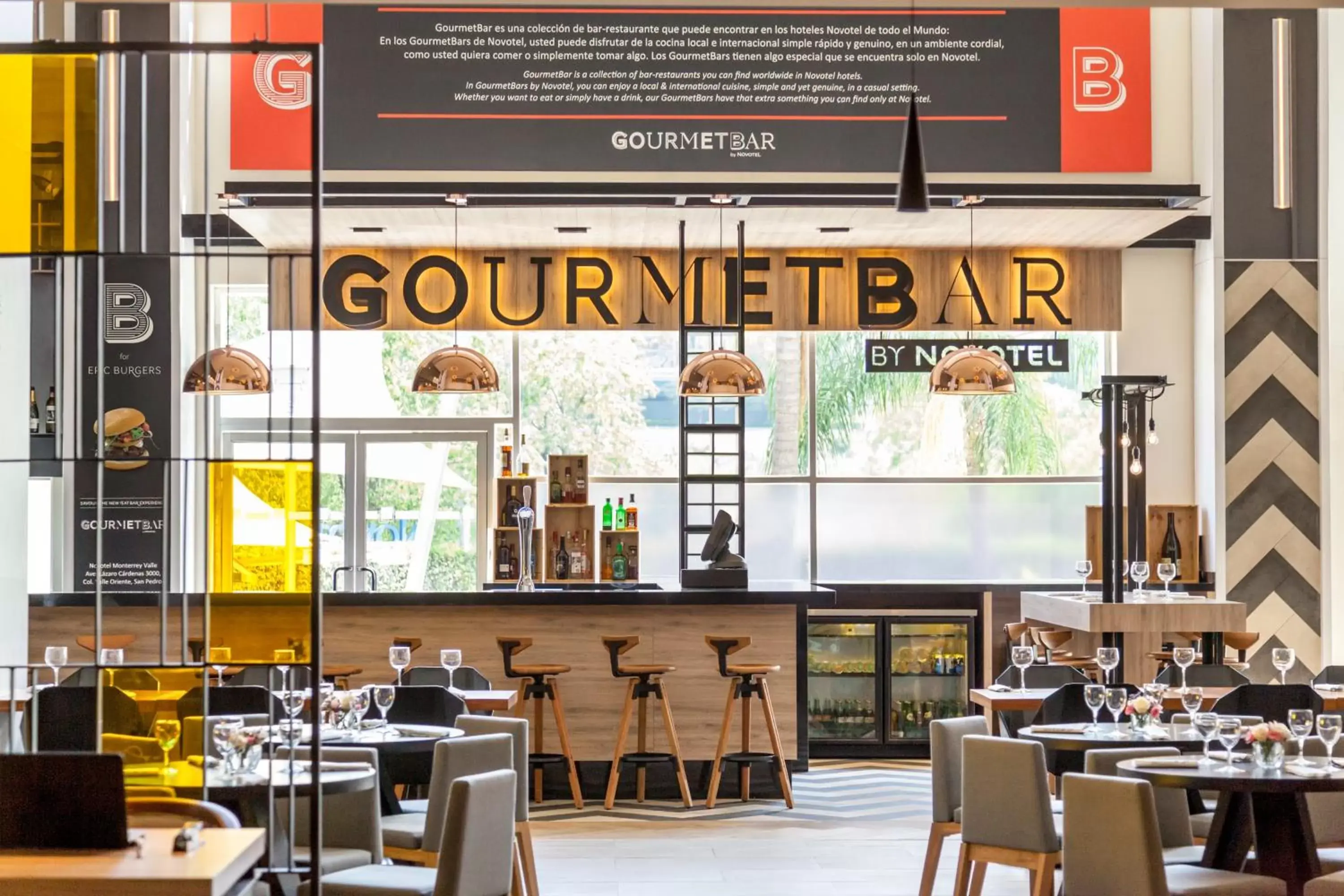 Lounge or bar, Restaurant/Places to Eat in Novotel Monterrey Valle