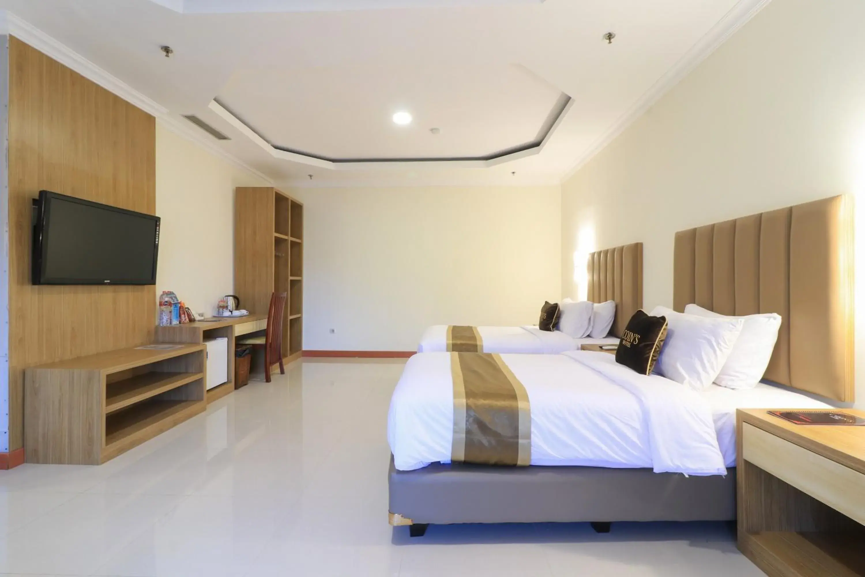 Bedroom, Bed in Coins Hotel Jakarta