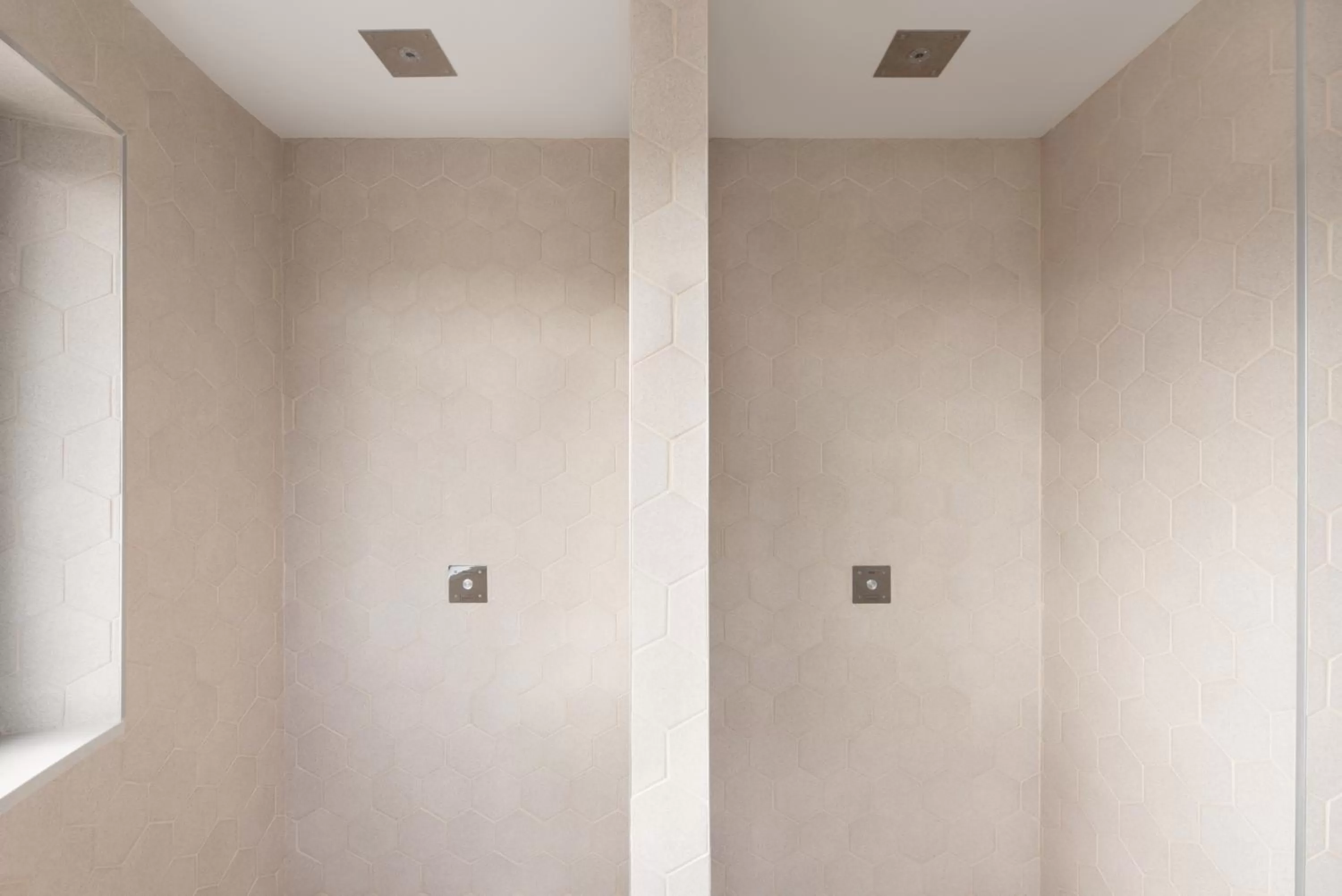 Shower in Eurostars Universal Lisboa