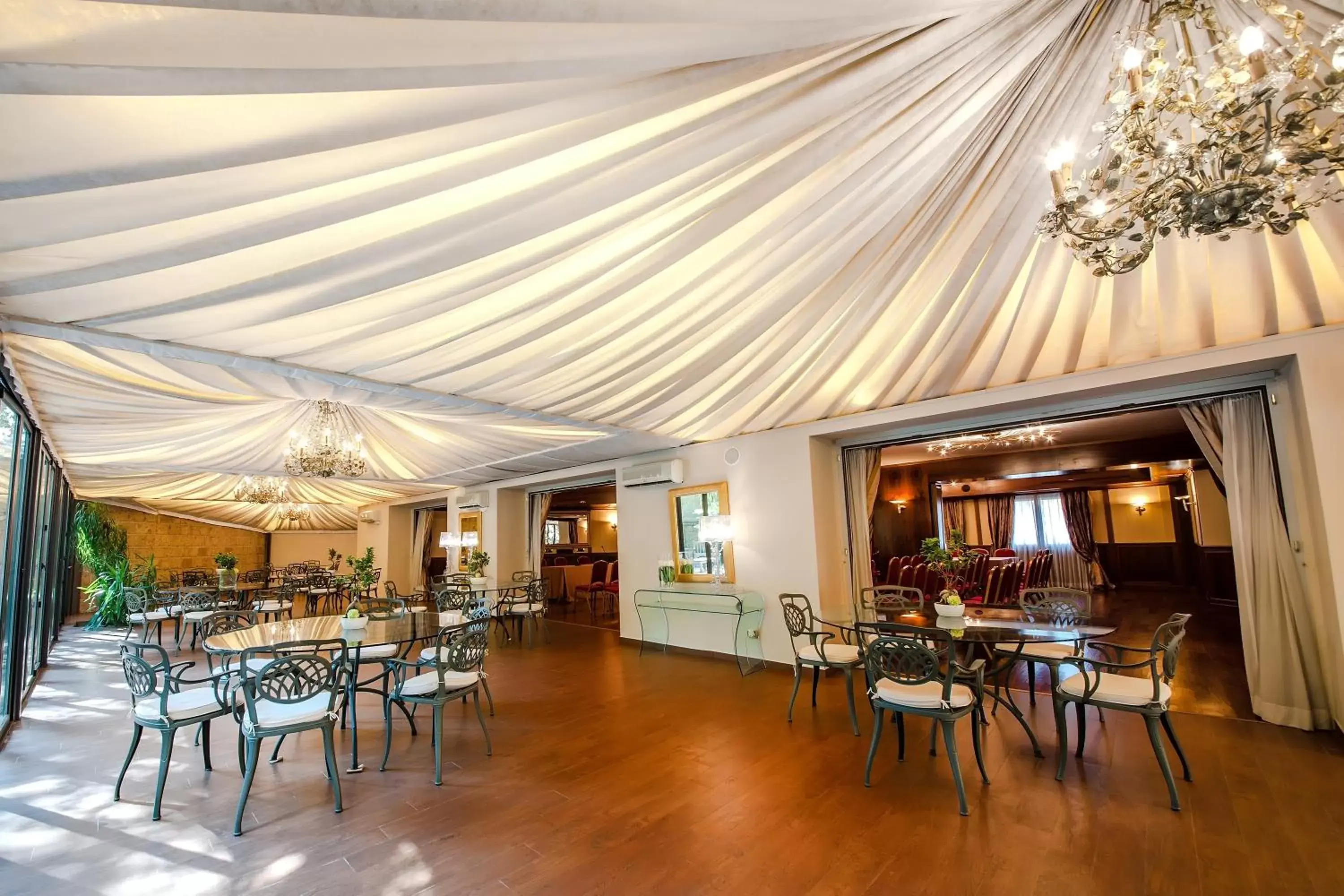 Lounge or bar, Restaurant/Places to Eat in Hotel Villa Traiano