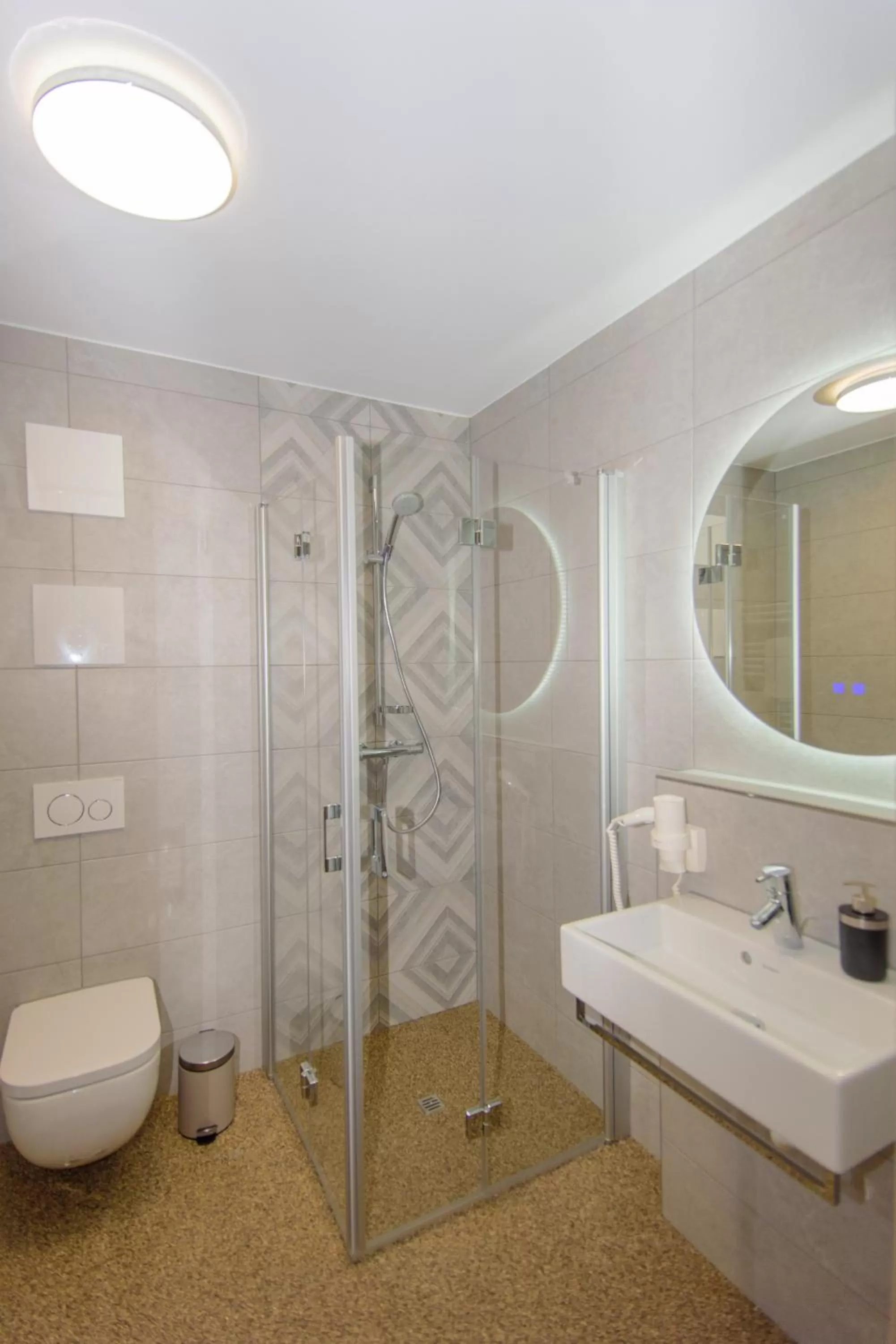 Shower in Hotel TwentyFour Living