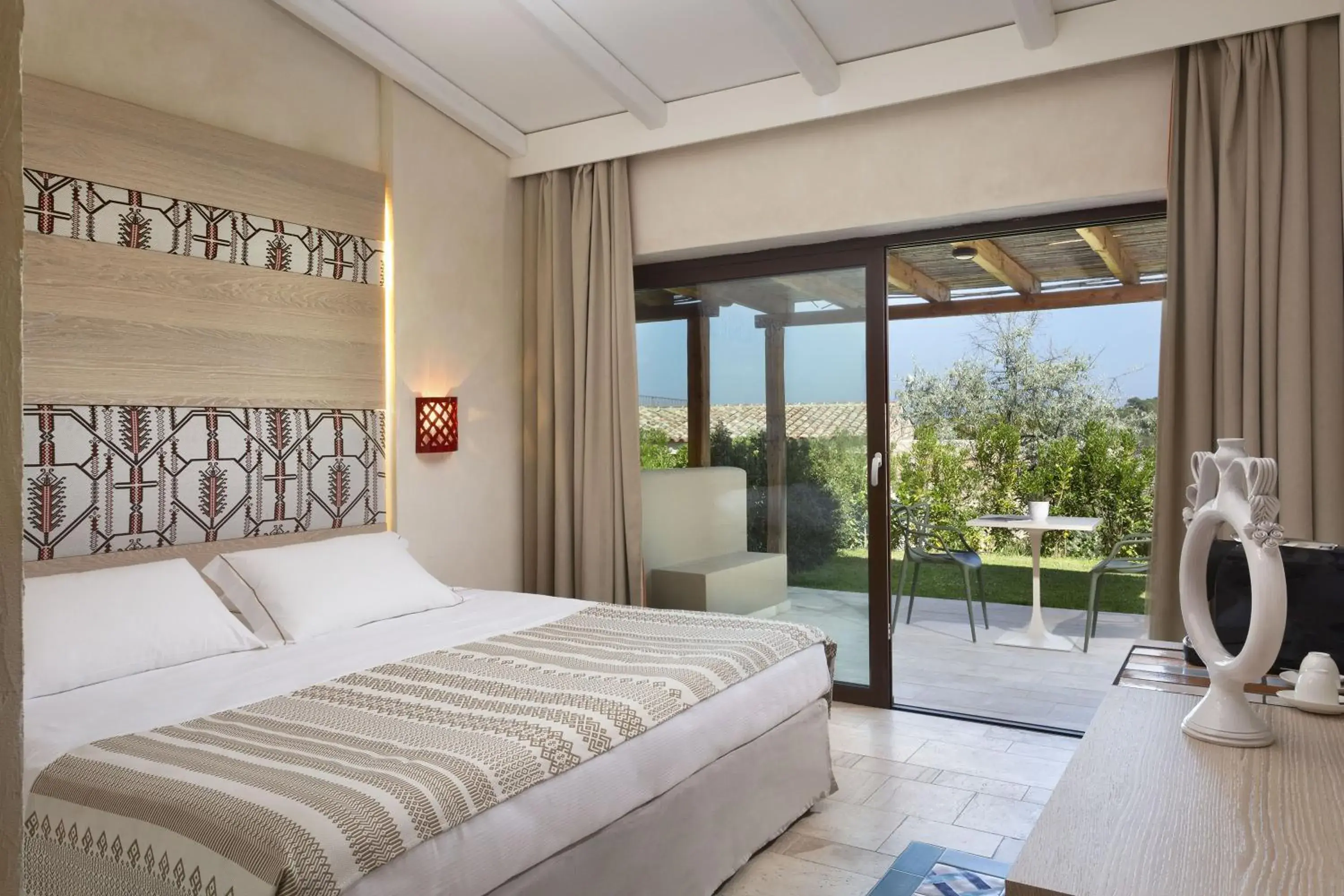 Bedroom, Bed in Baglioni Resort Sardinia - The Leading Hotels of the World