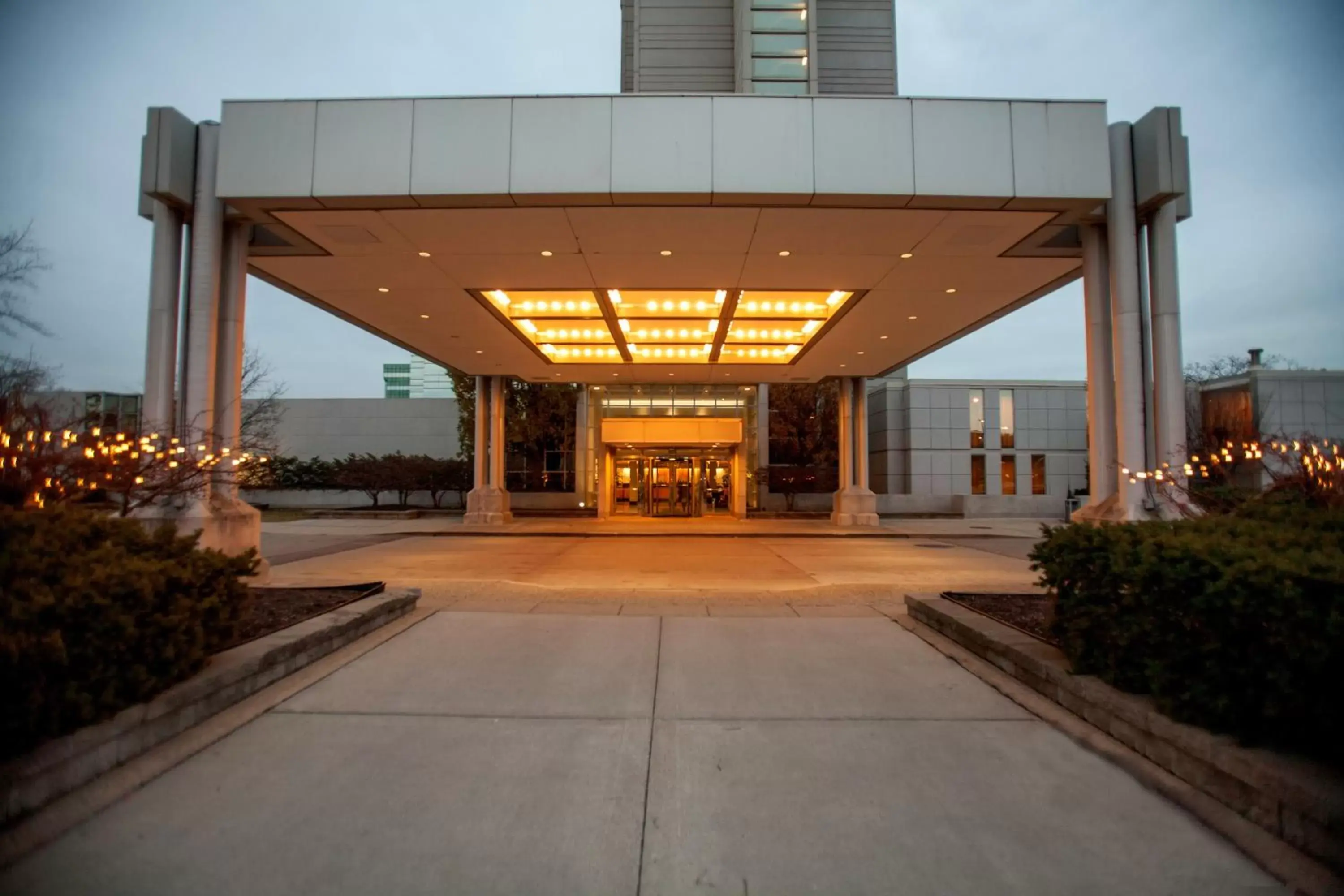 Facade/entrance in Somerset Inn Troy