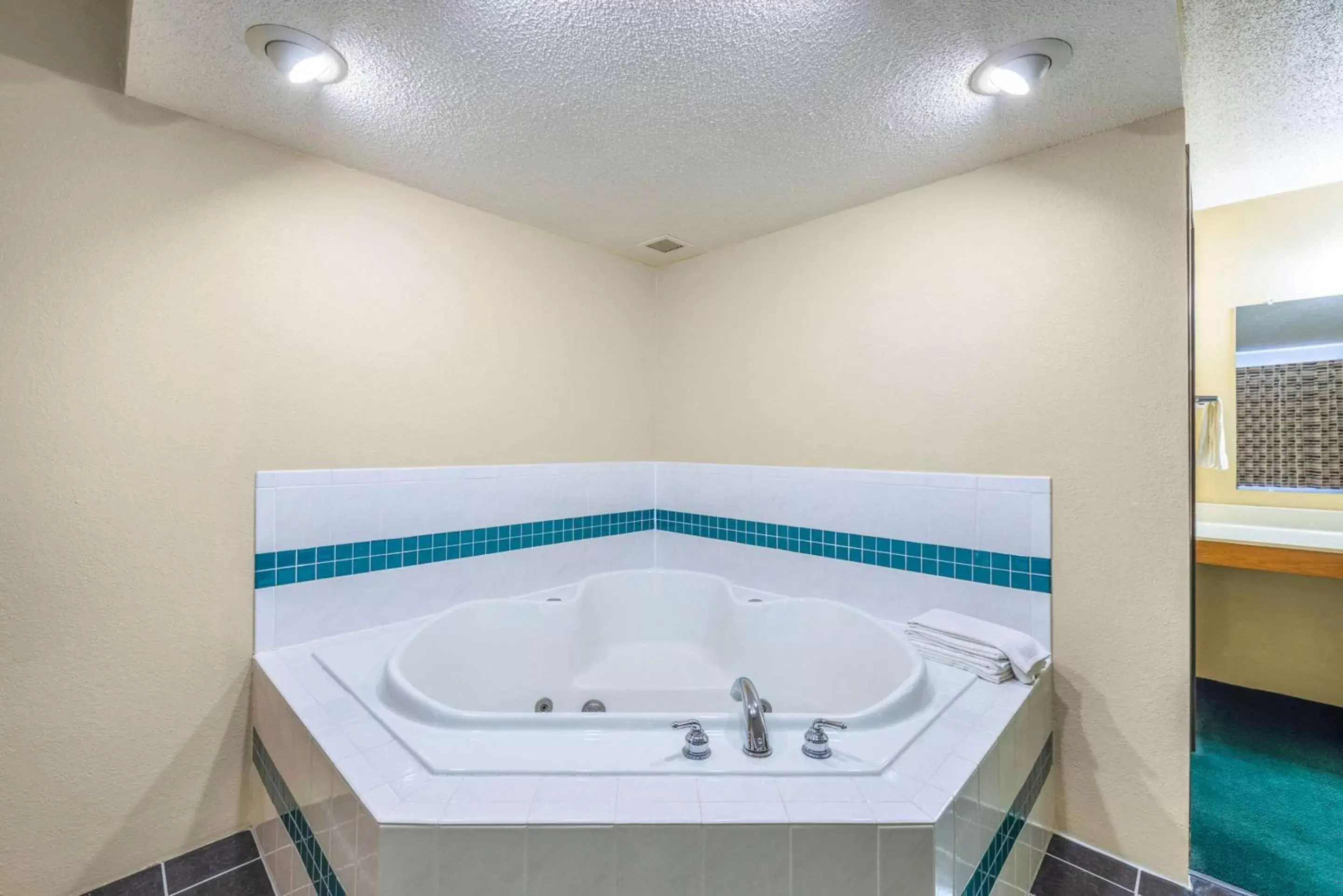 Photo of the whole room, Bathroom in Rodeway Inn