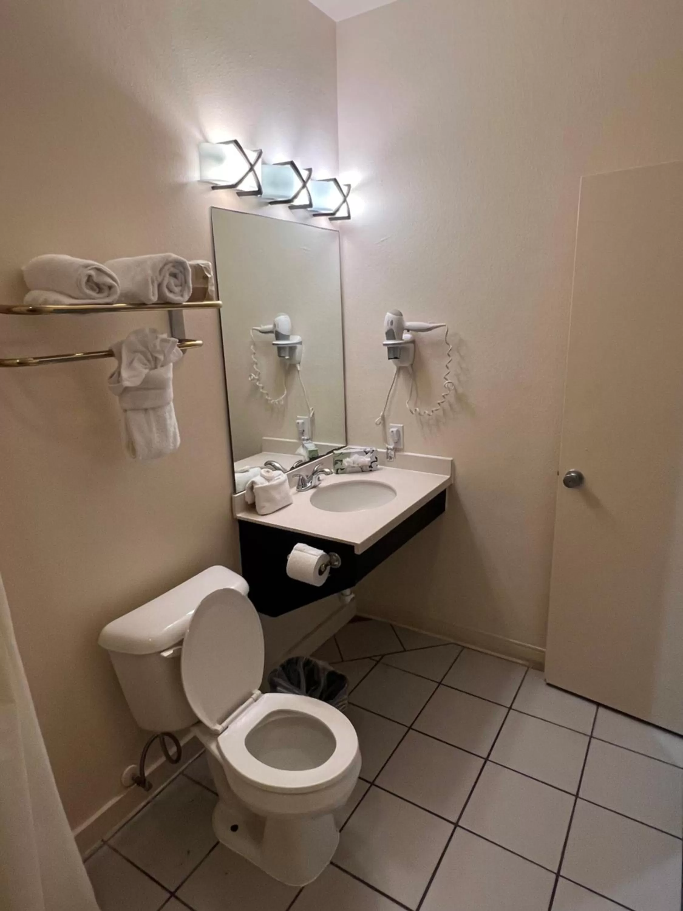 Bathroom in Sunchase Inn & Suites