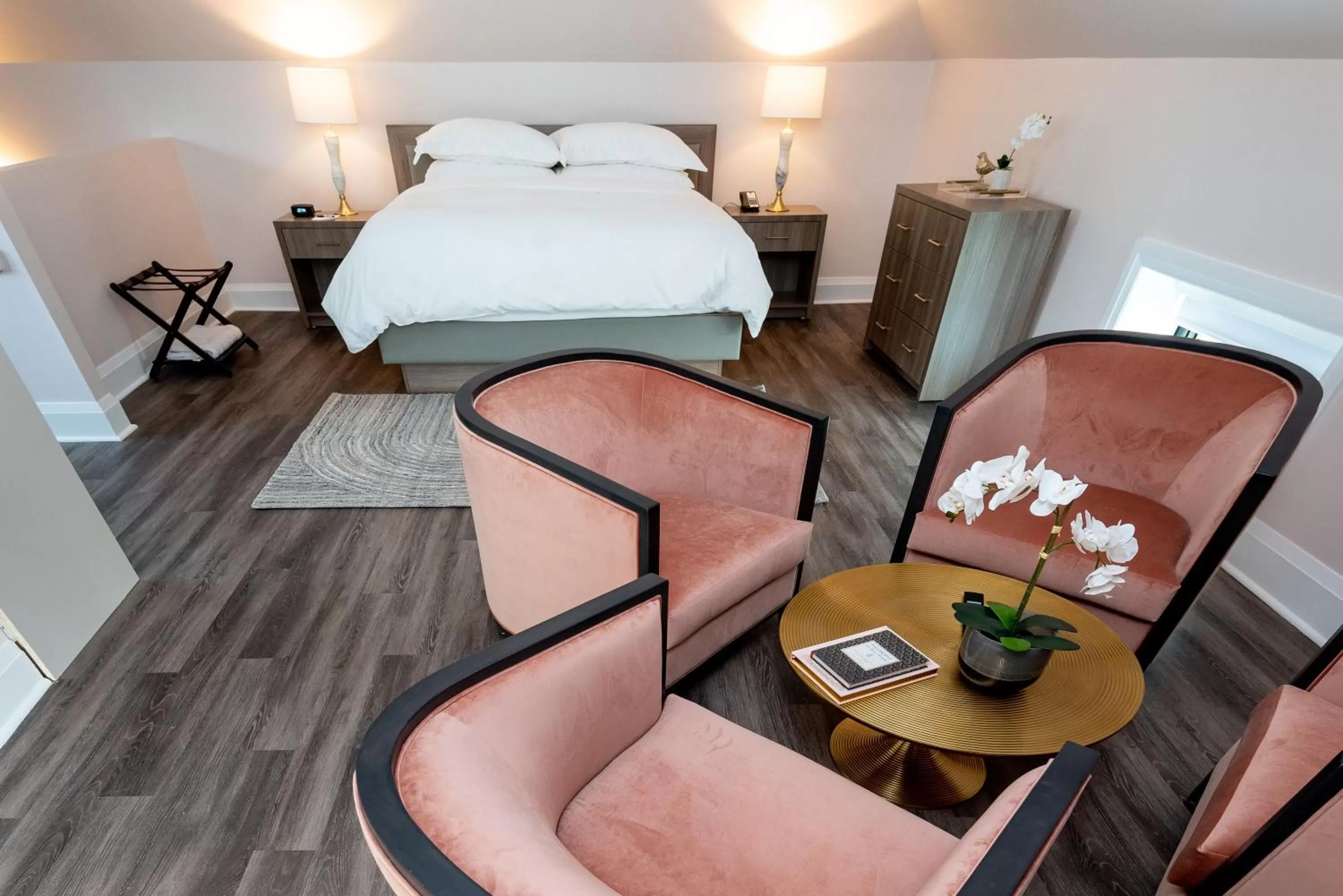 Photo of the whole room, Bed in The Glenerin Inn