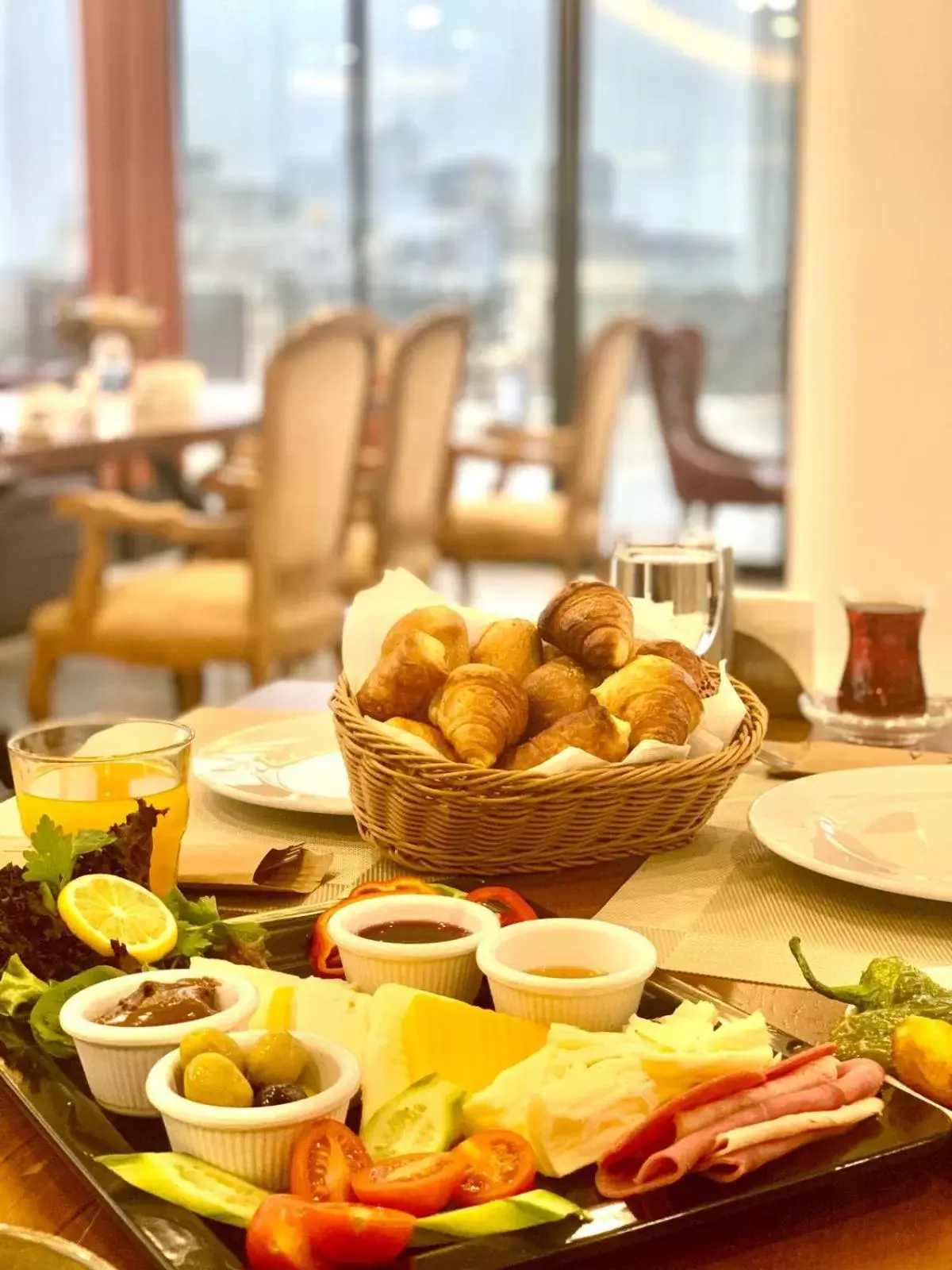 Restaurant/places to eat in AKKA Lush Hotel Taksim