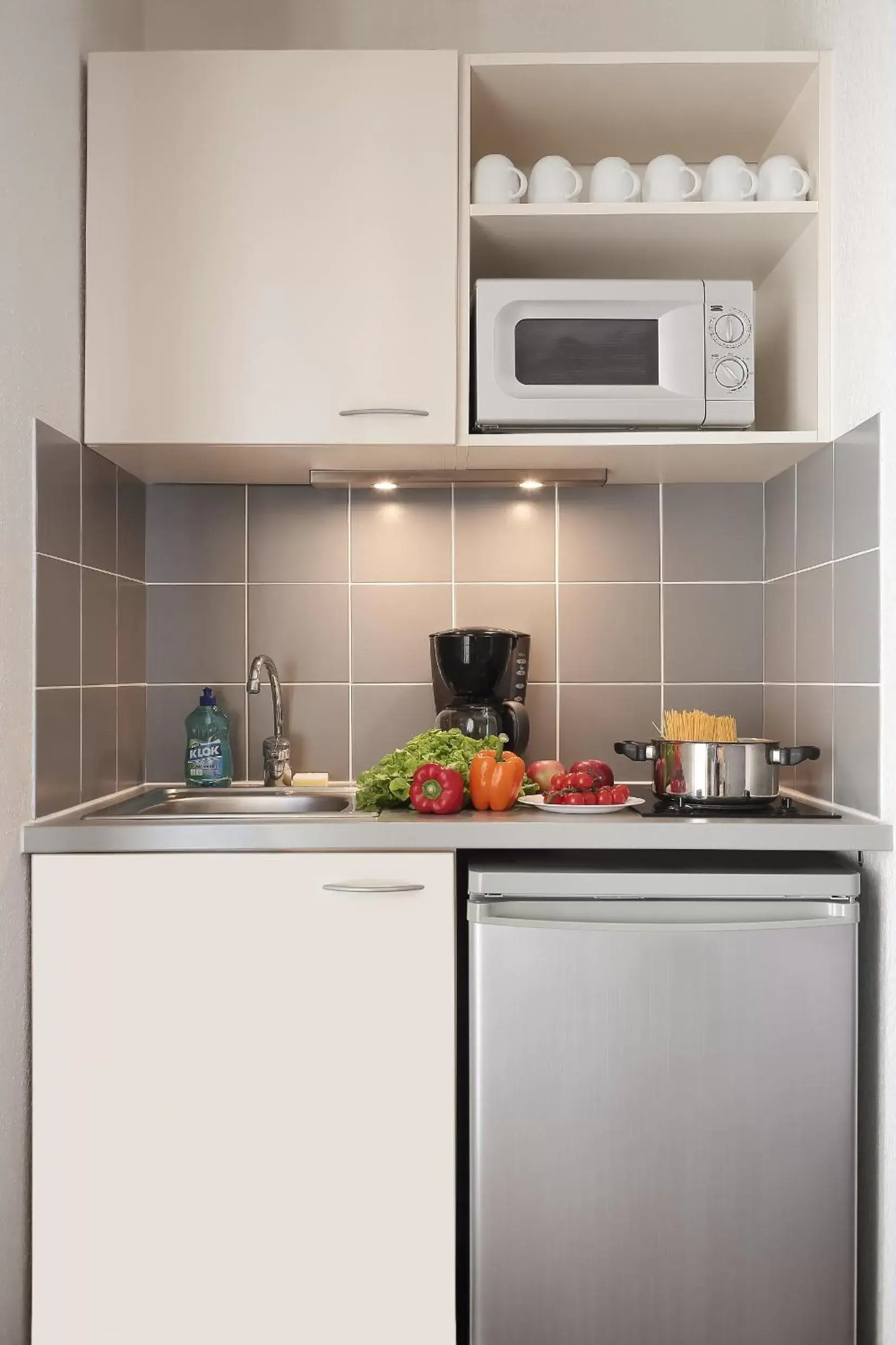 Kitchen or kitchenette, Kitchen/Kitchenette in Aparthotel Adagio Access Avignon