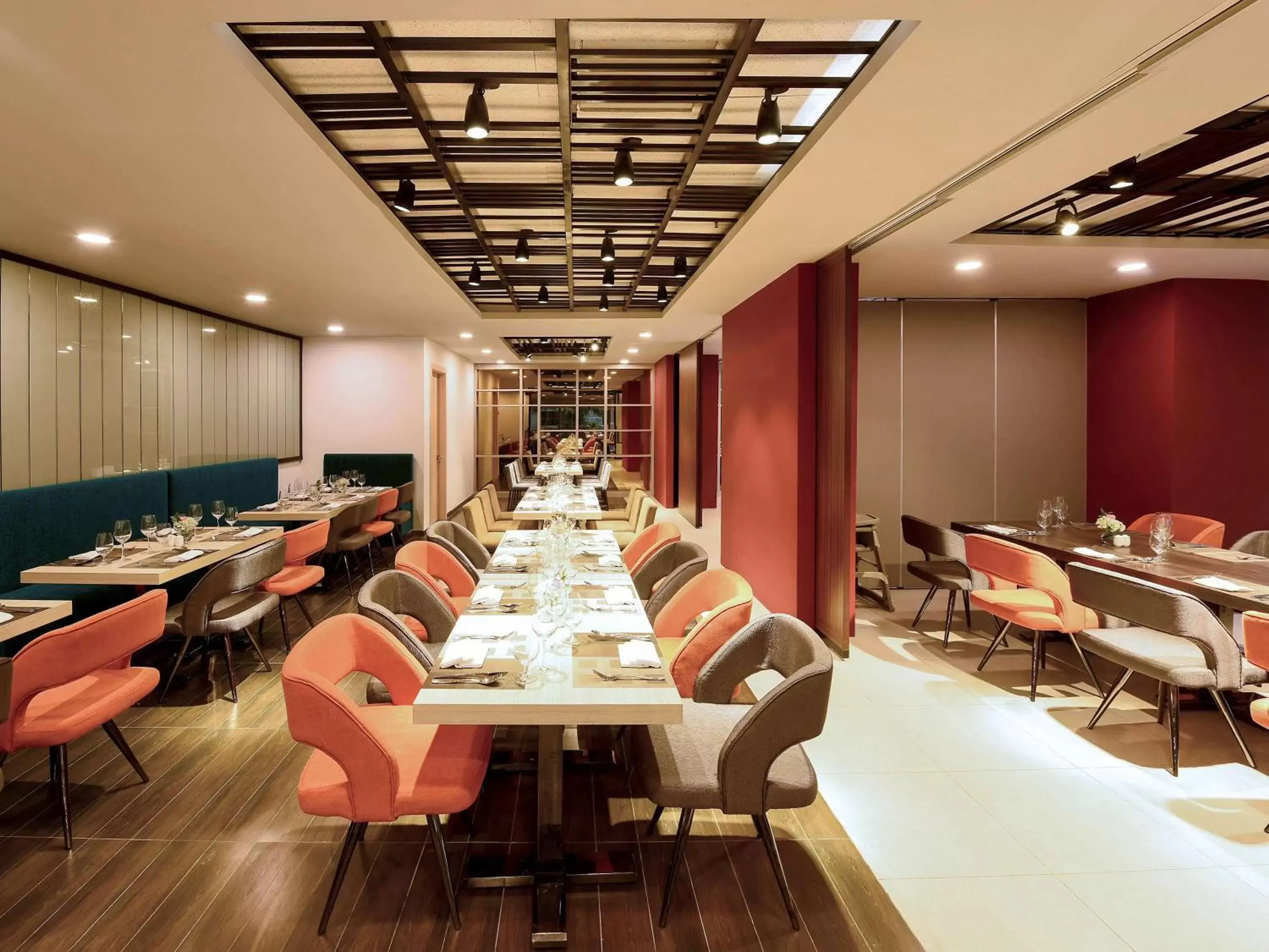 Restaurant/Places to Eat in Novotel Suites Hanoi