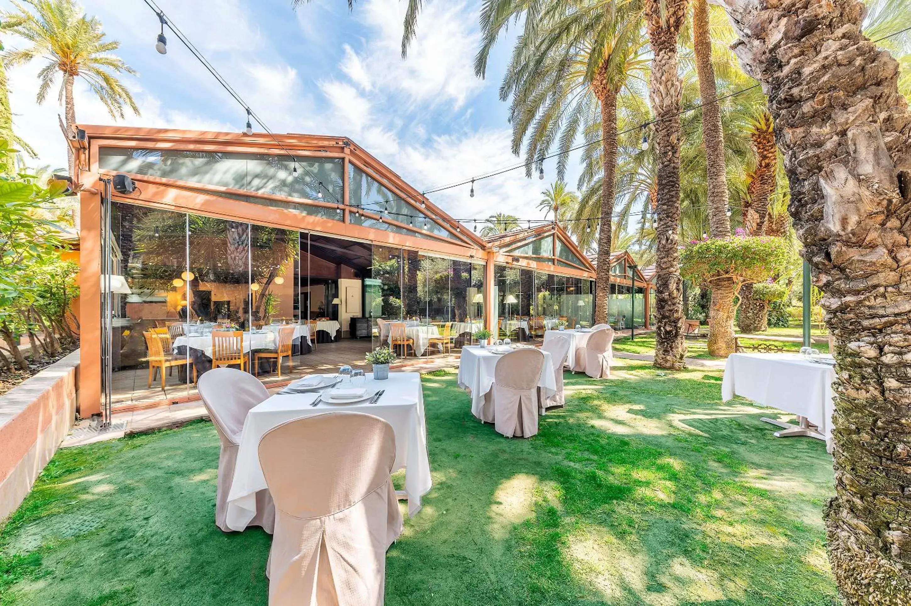 Restaurant/places to eat, Banquet Facilities in Jardín Milenio