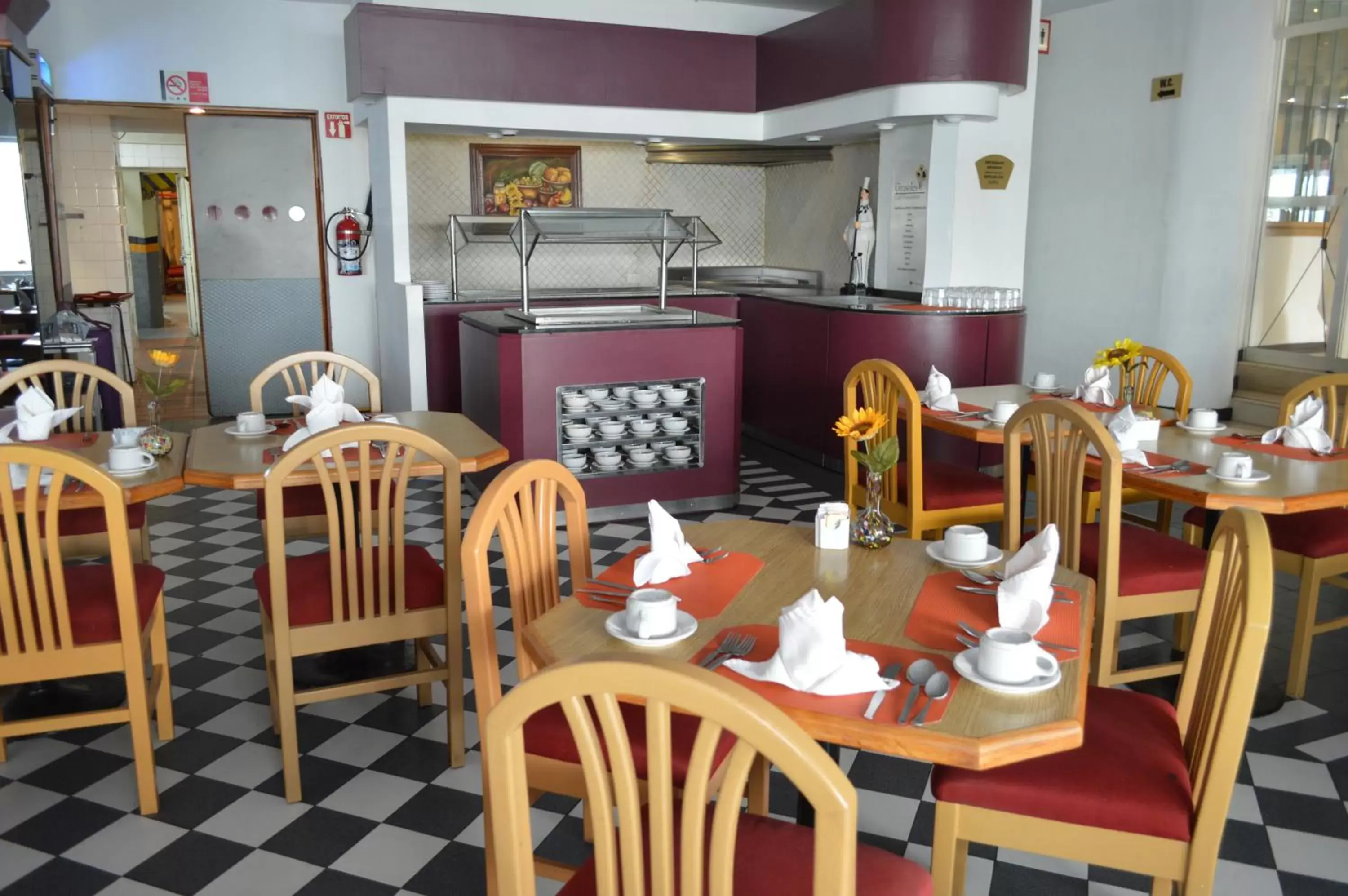 Restaurant/Places to Eat in Ramada Hola Culiacan