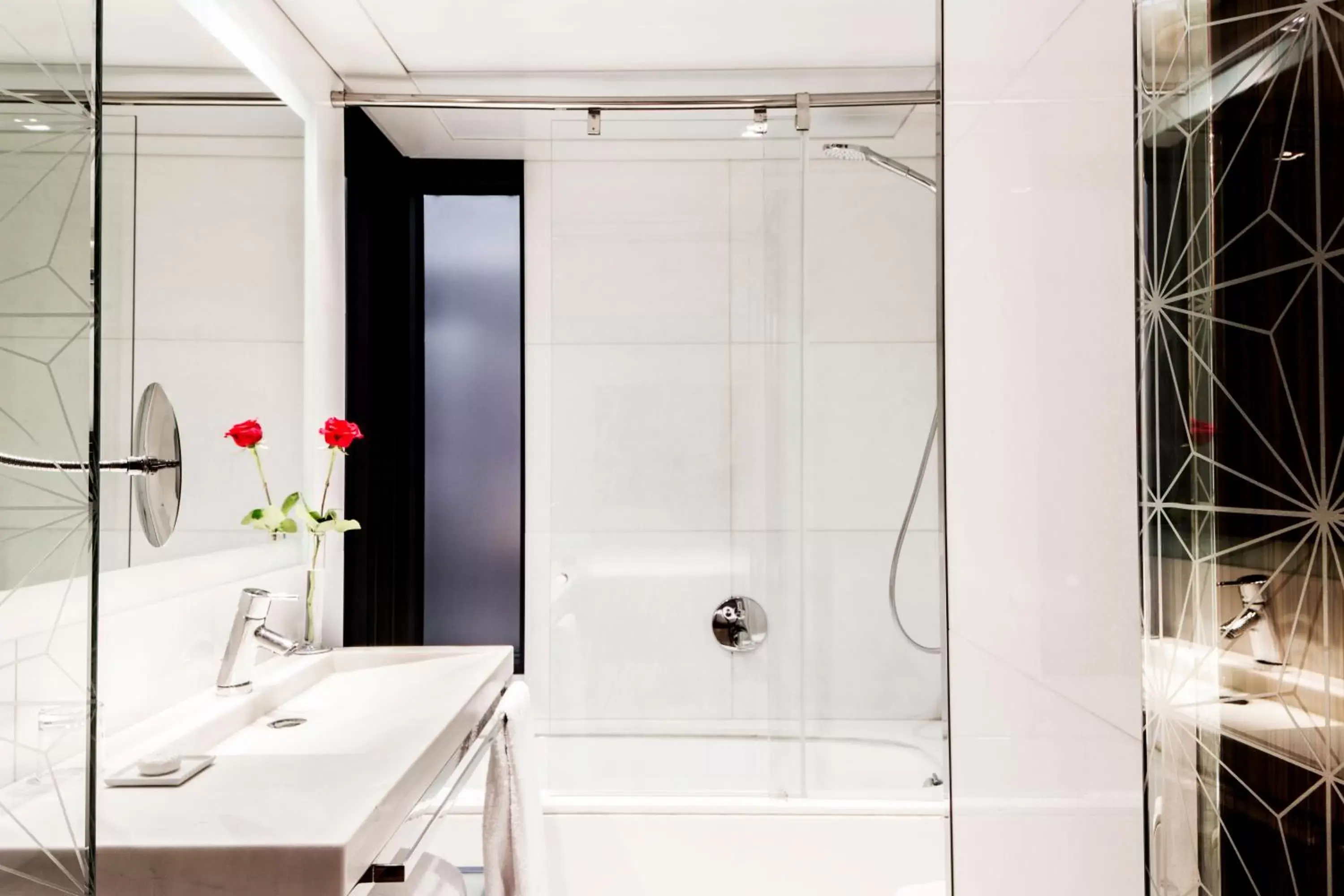 Shower, Bathroom in Hotel Granados 83, a Member of Design Hotels