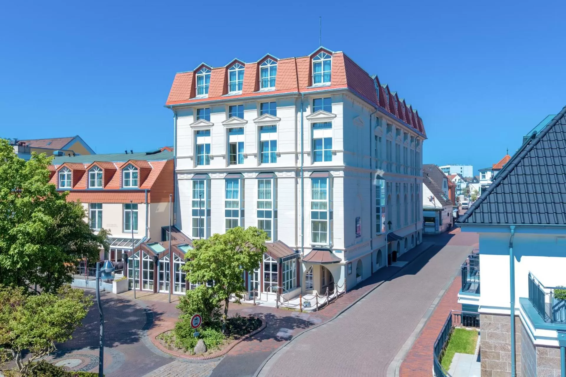 Facade/entrance in Michels Inselhotel Vier Jahreszeiten