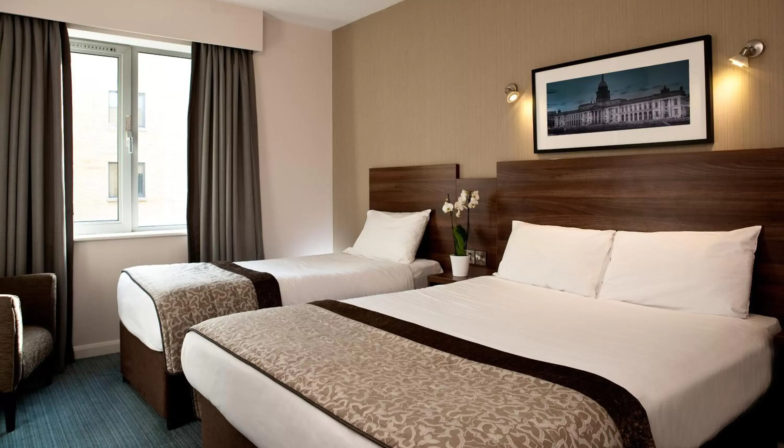 Bedroom, Bed in Leonardo Hotel Dublin Parnell Street - Formerly Jurys Inn