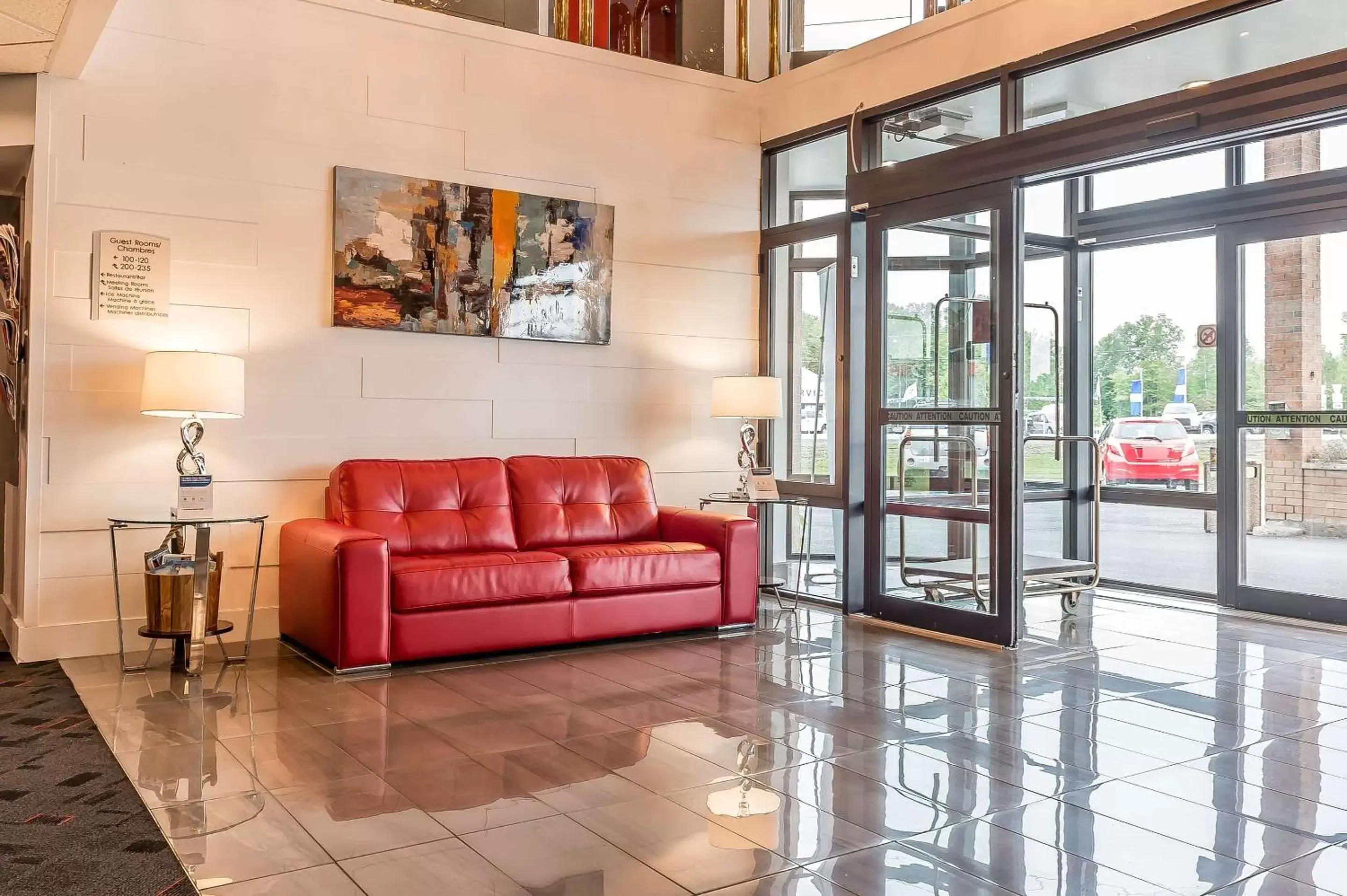 Lobby or reception, Seating Area in Quality Inn & Suites Hawkesbury