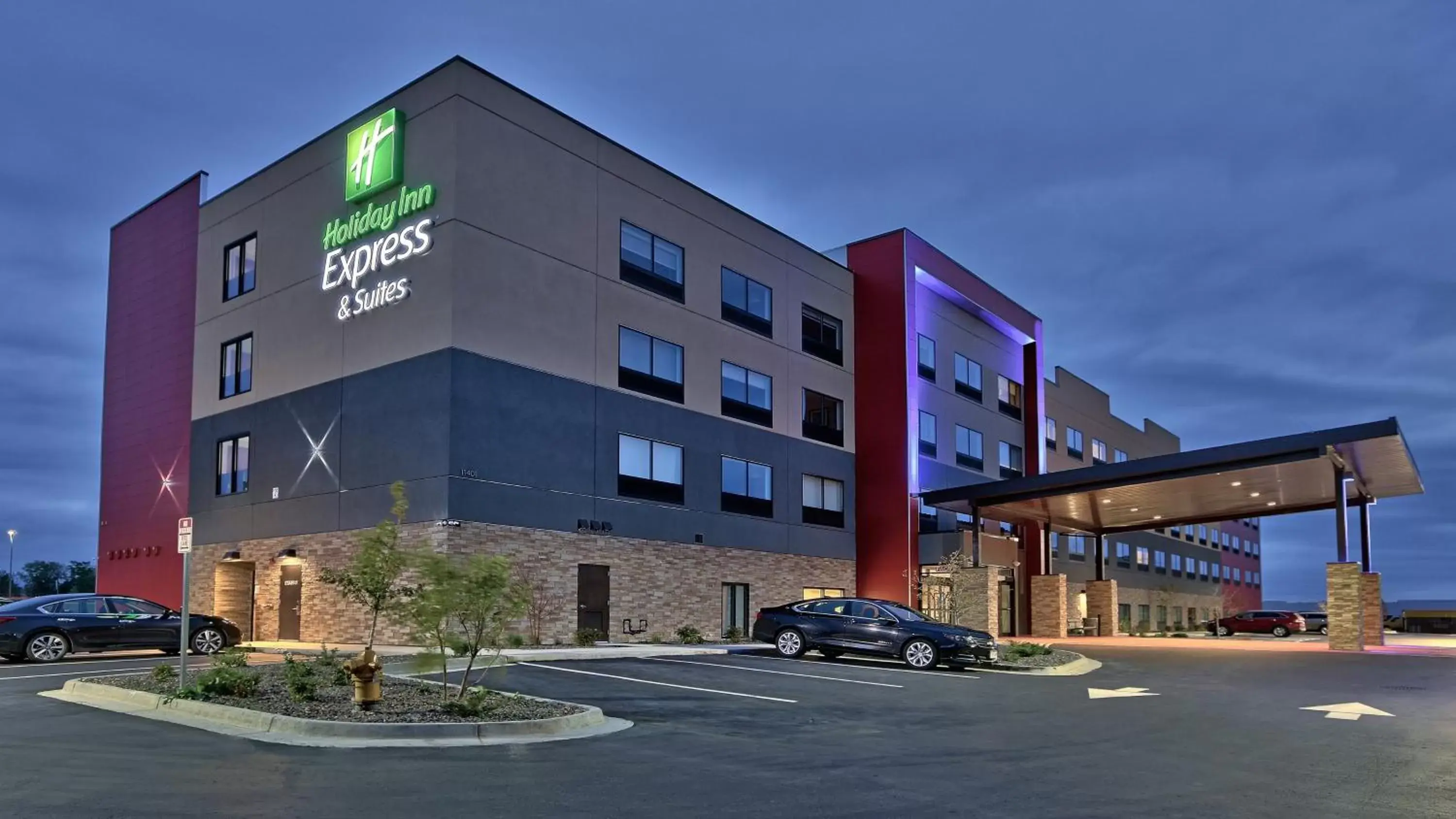 Property Building in Holiday Inn Express & Suites Broomfield, an IHG Hotel