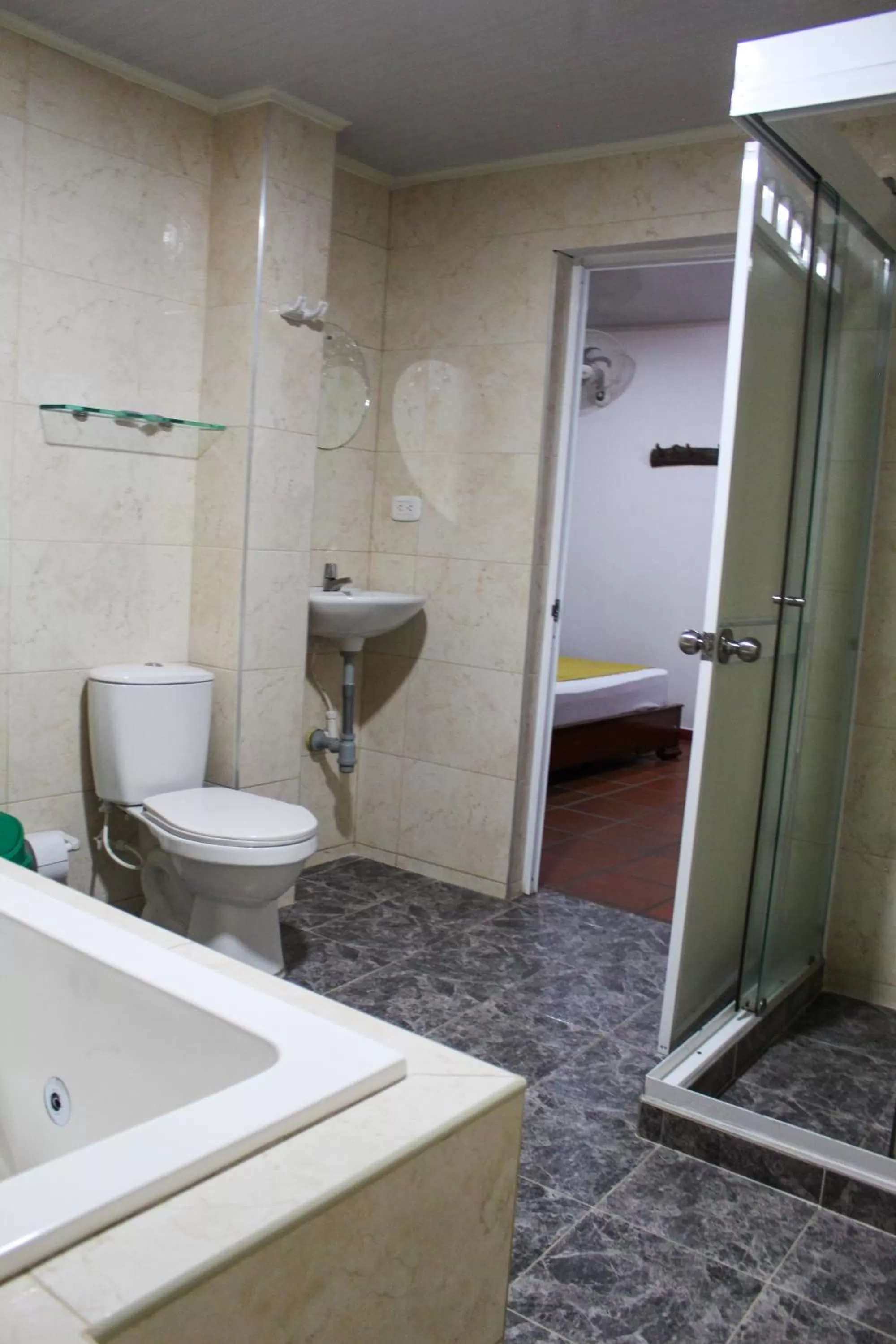 Shower in Hotel Colonial San Felipe