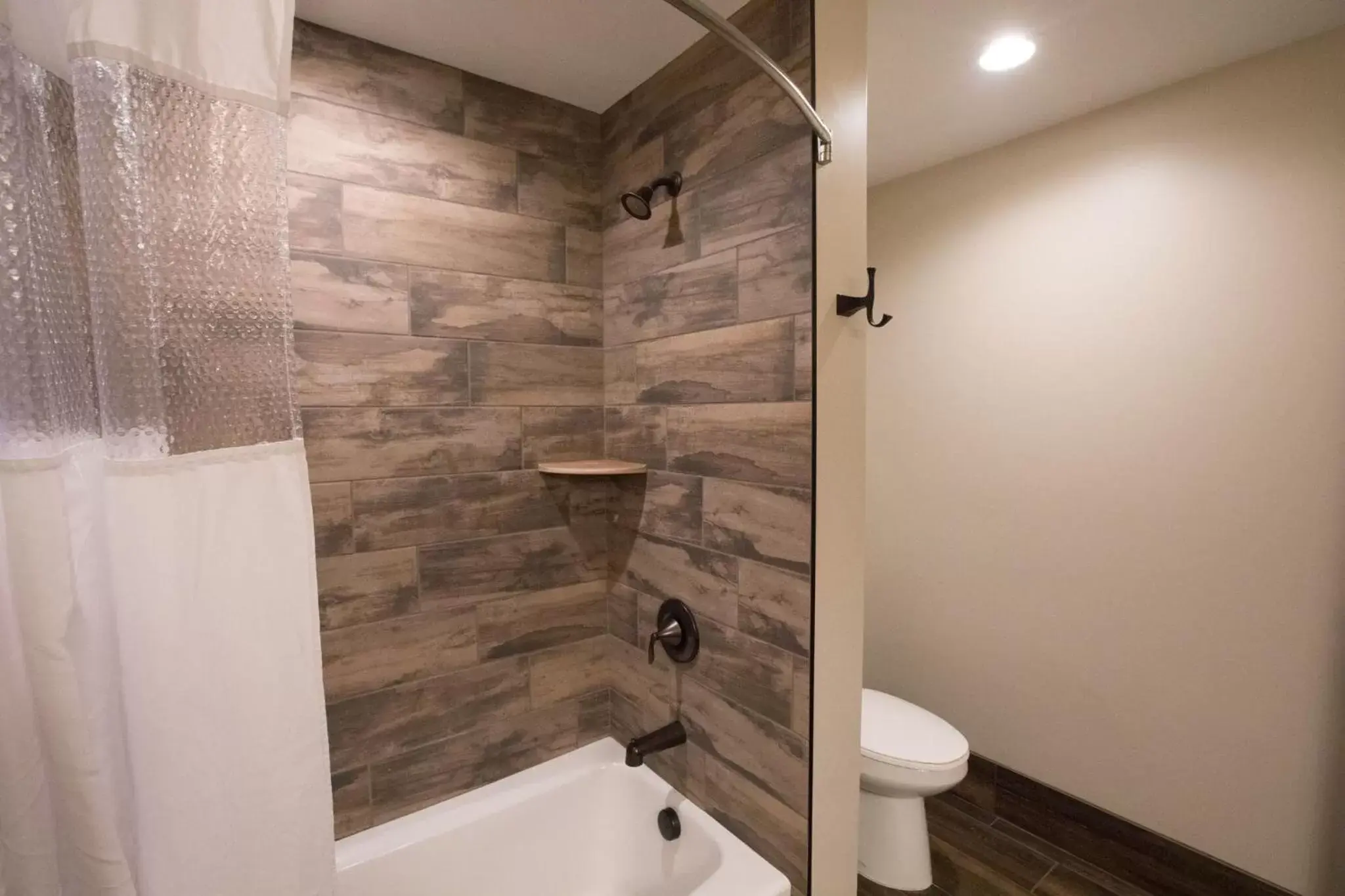 Shower, Bathroom in Sawtelle Mountain Resort