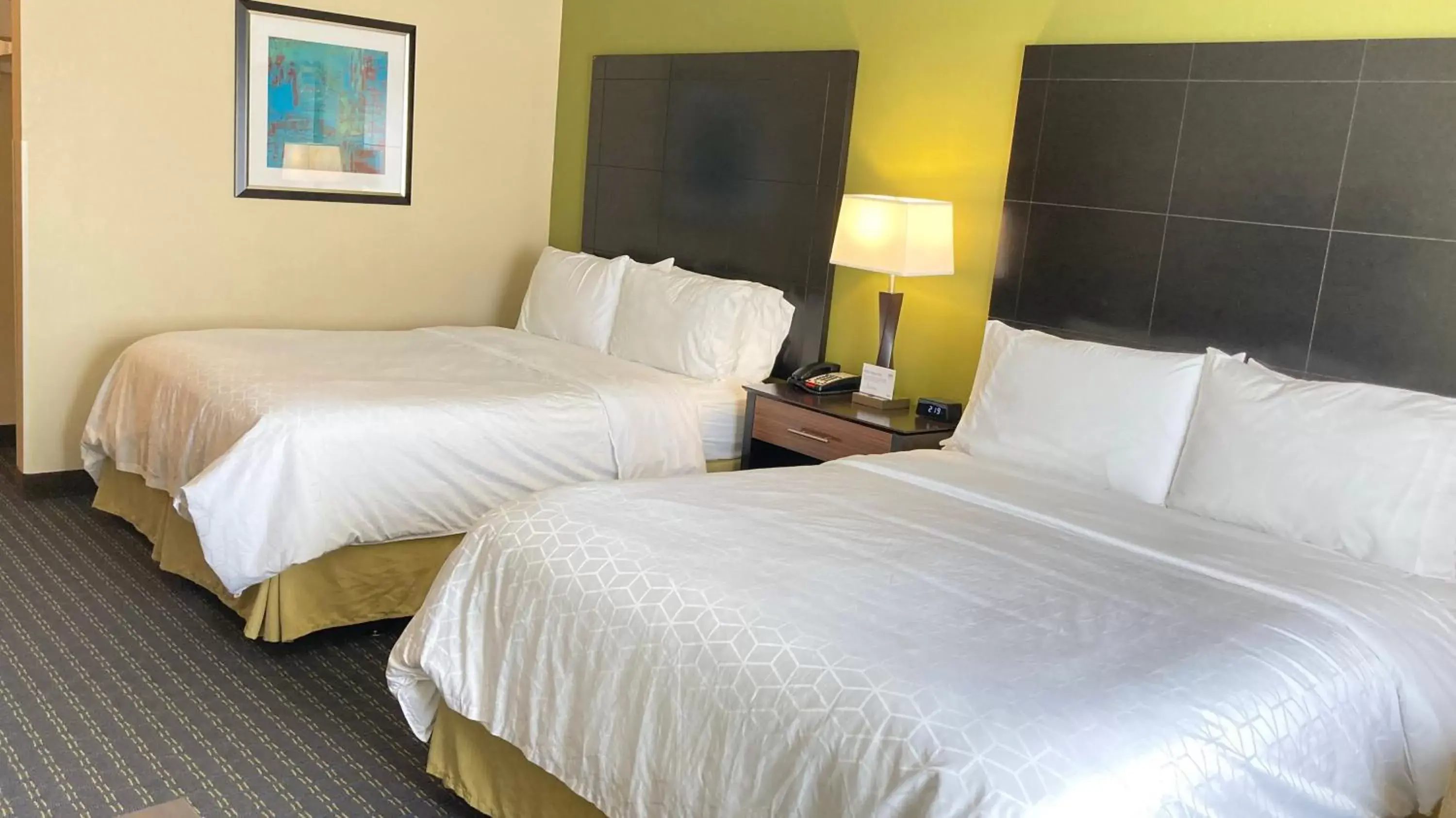 Photo of the whole room, Bed in Holiday Inn Express Hotel & Suites Edmond, an IHG Hotel