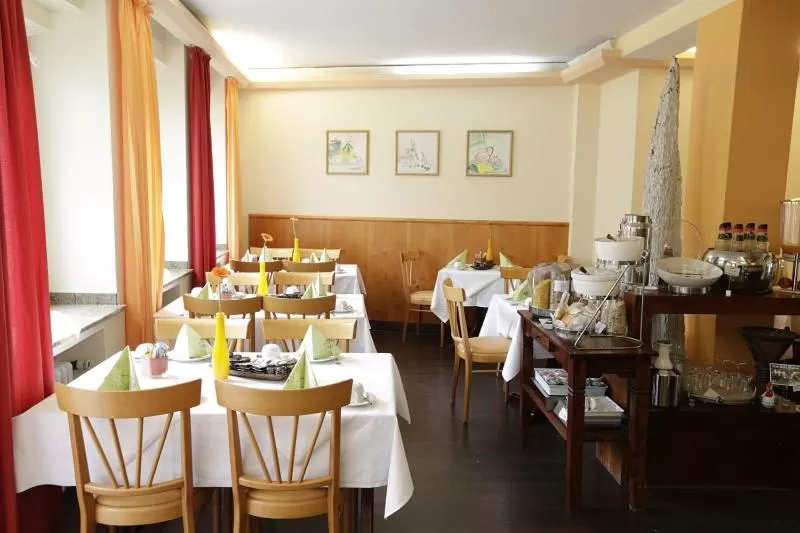 Restaurant/places to eat in Hotel Cascade Superior