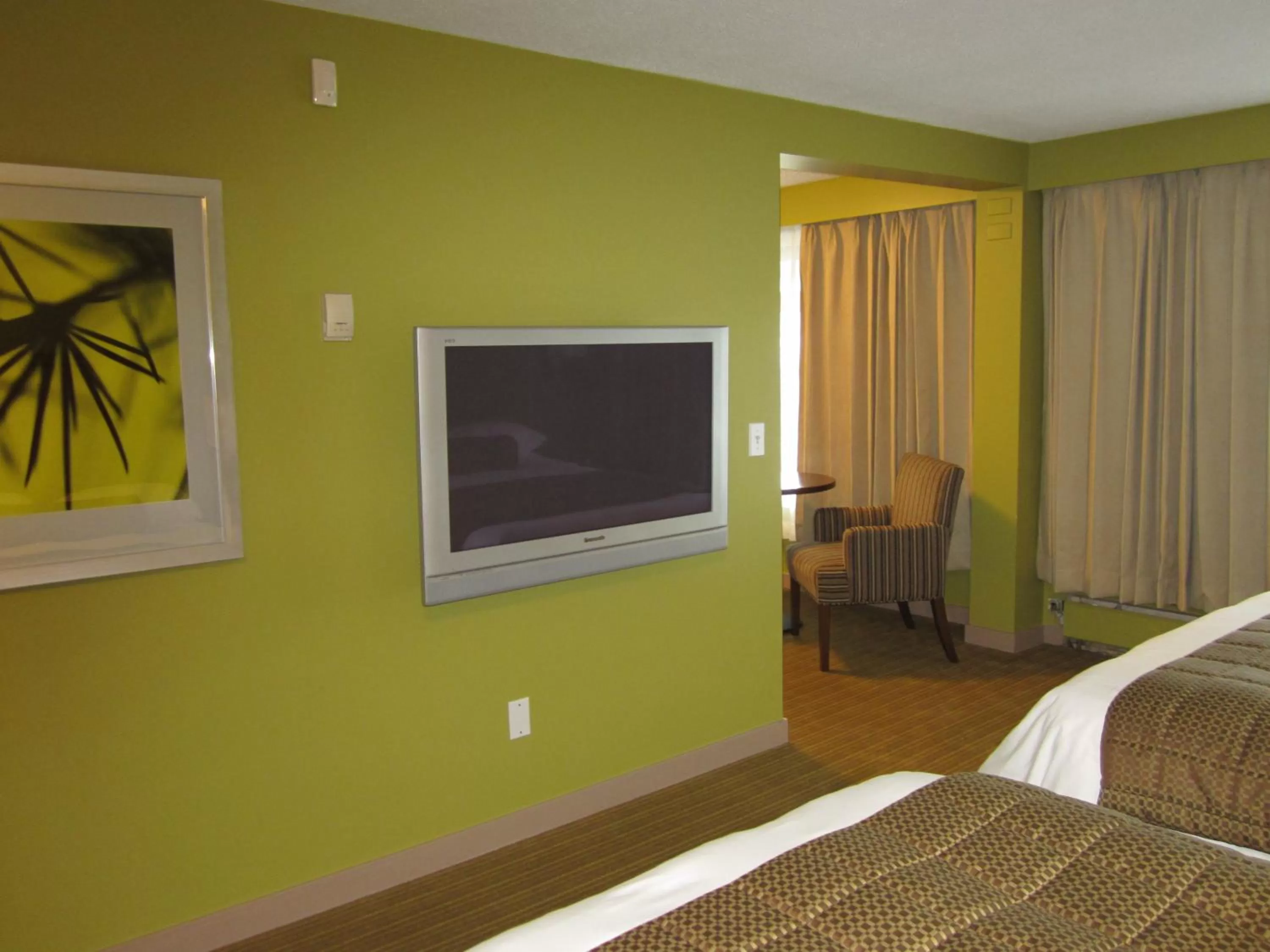 TV and multimedia, Bed in Inn on the Harbour