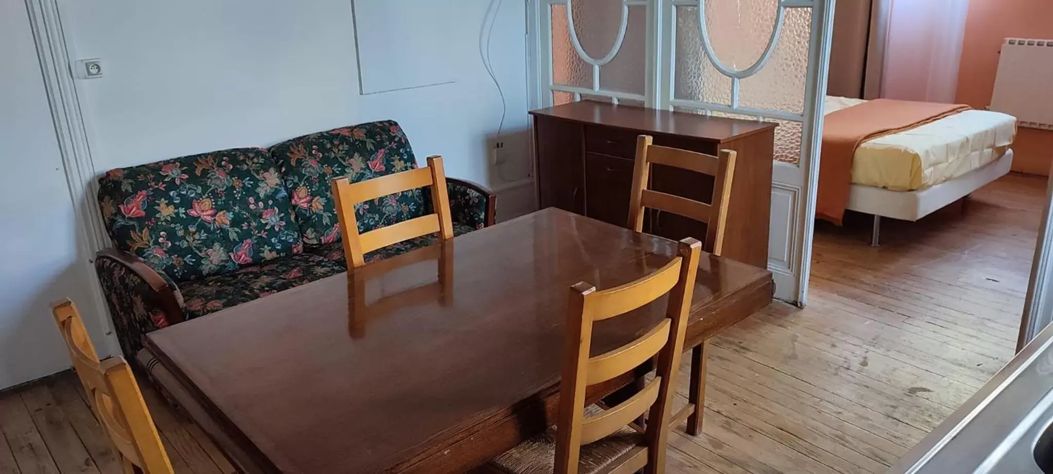 Dining Area in Les Terrasses d'Angoulême