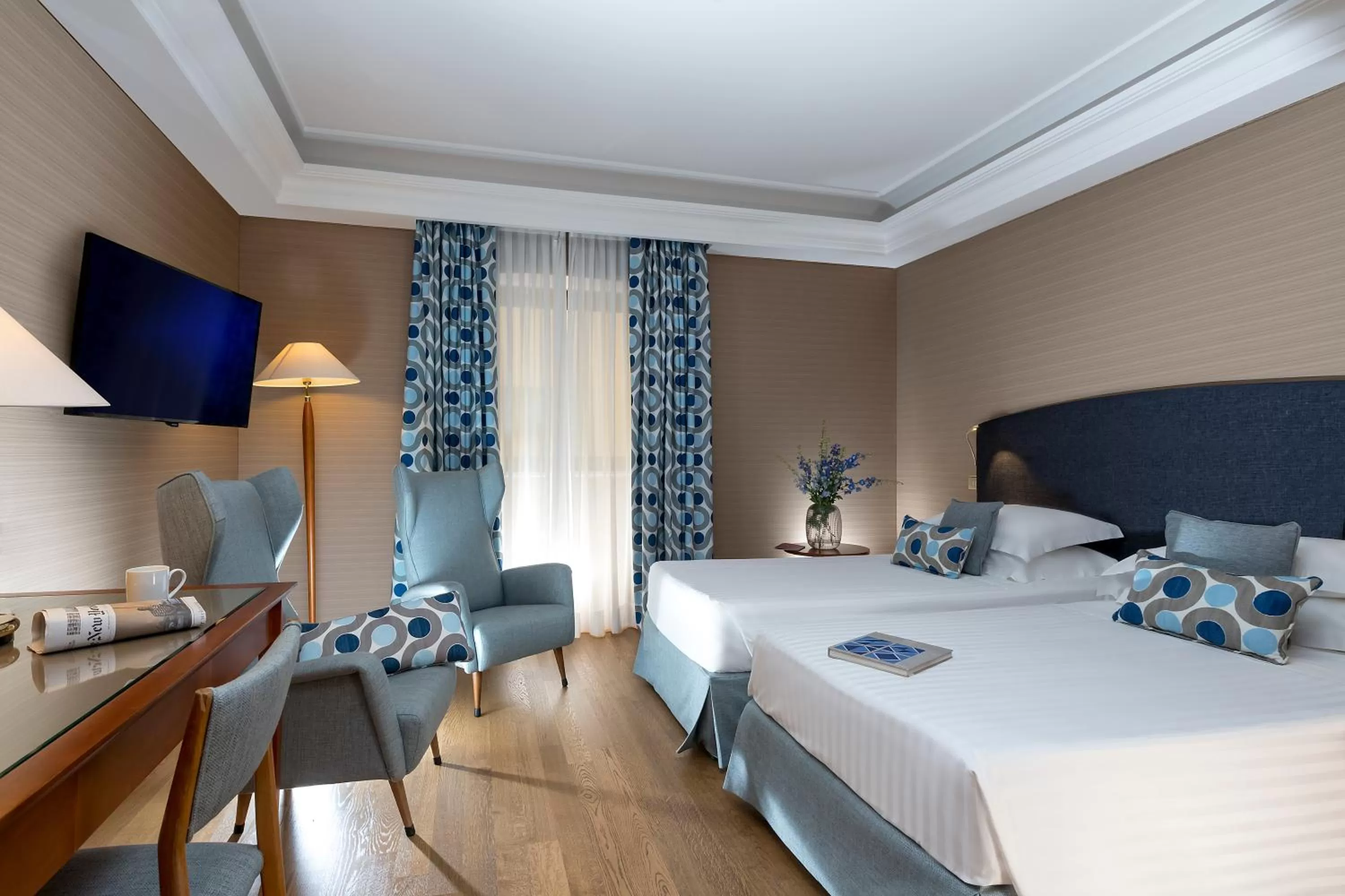 Bed in Hotel Royal Continental