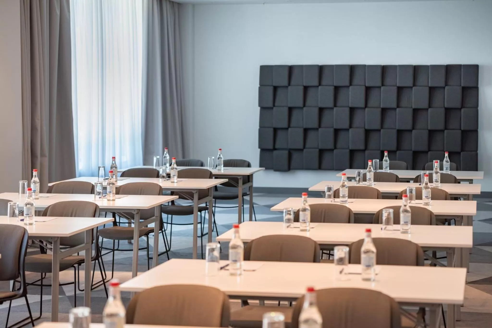 Meeting/conference room in Holiday Inn Express - Yerevan by IHG