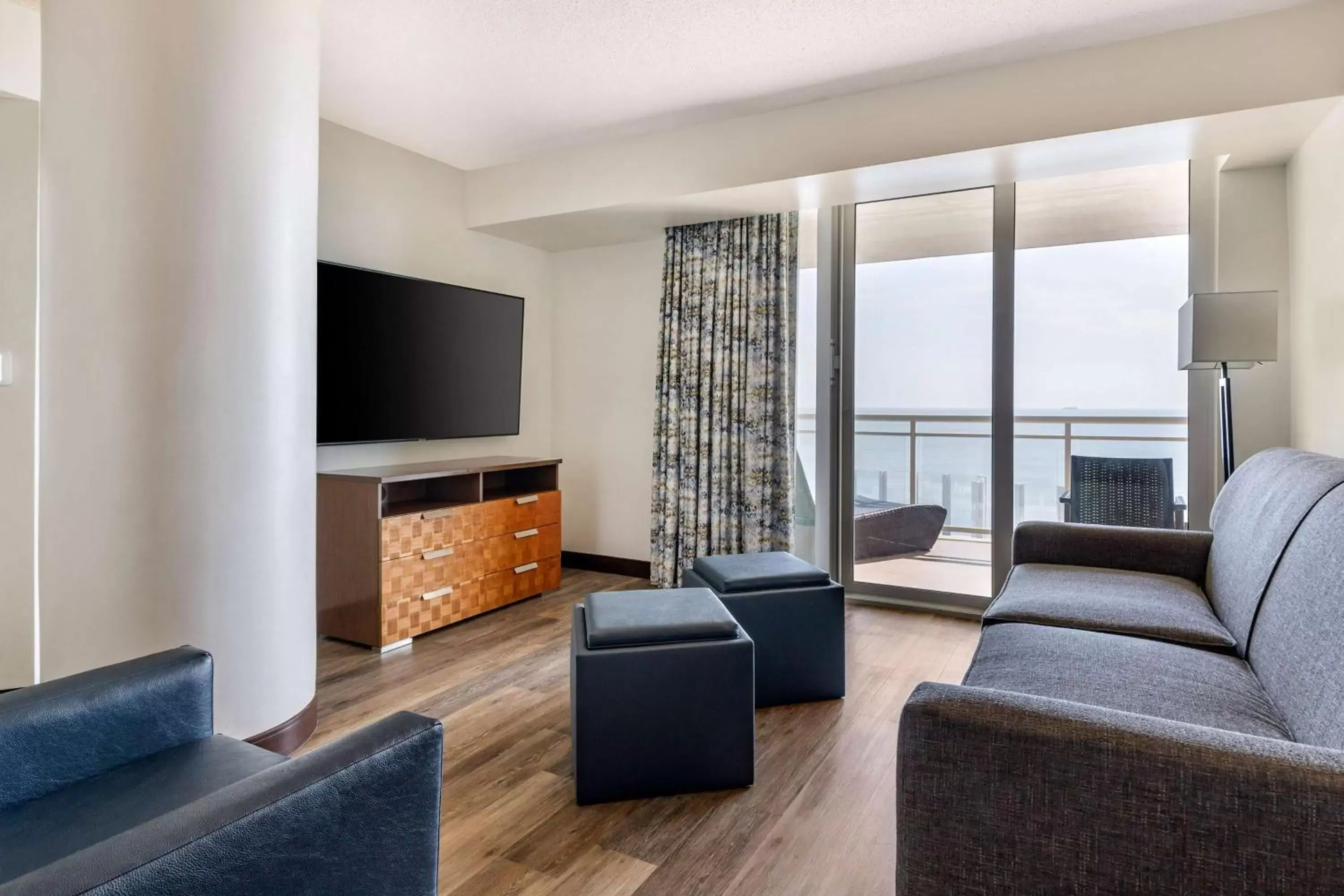 Living room, Seating Area in Hilton Vacation Club Oceanaire Virginia Beach