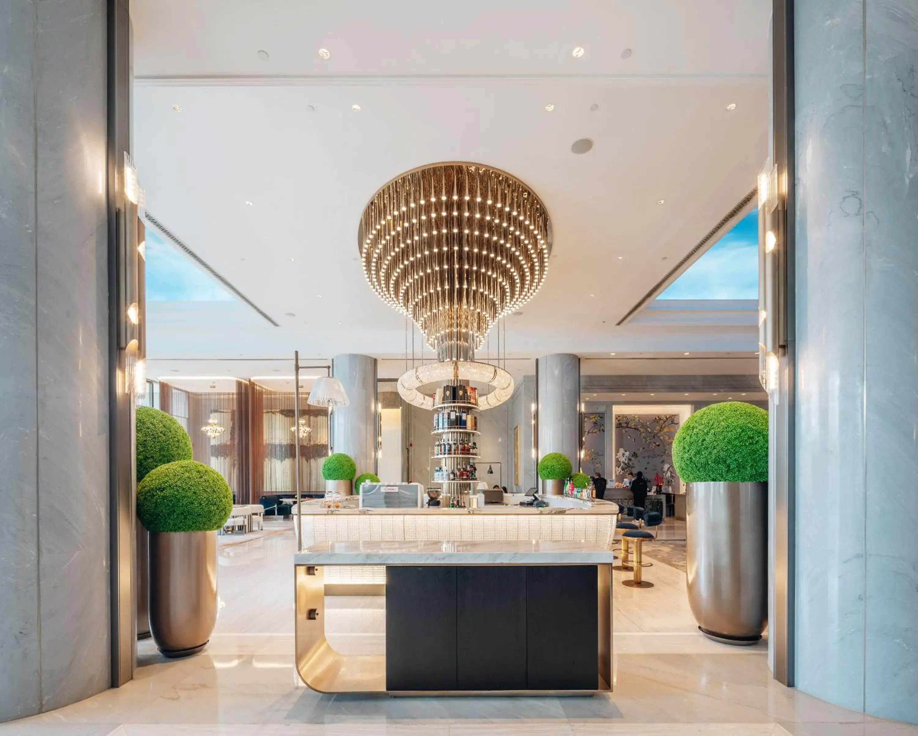 Lounge or bar in The Azure Qiantang, a Luxury Collection Hotel, Hangzhou