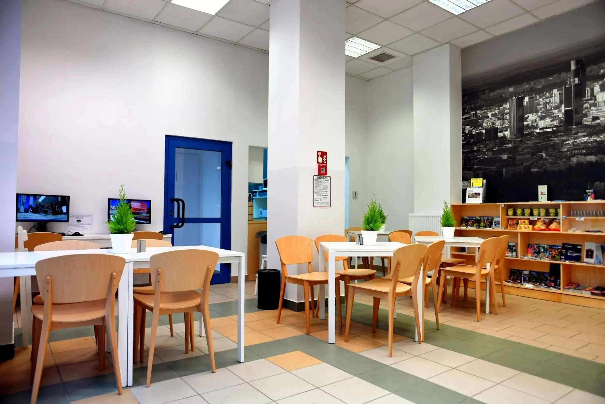 Restaurant/Places to Eat in Warsaw Hostel Centrum