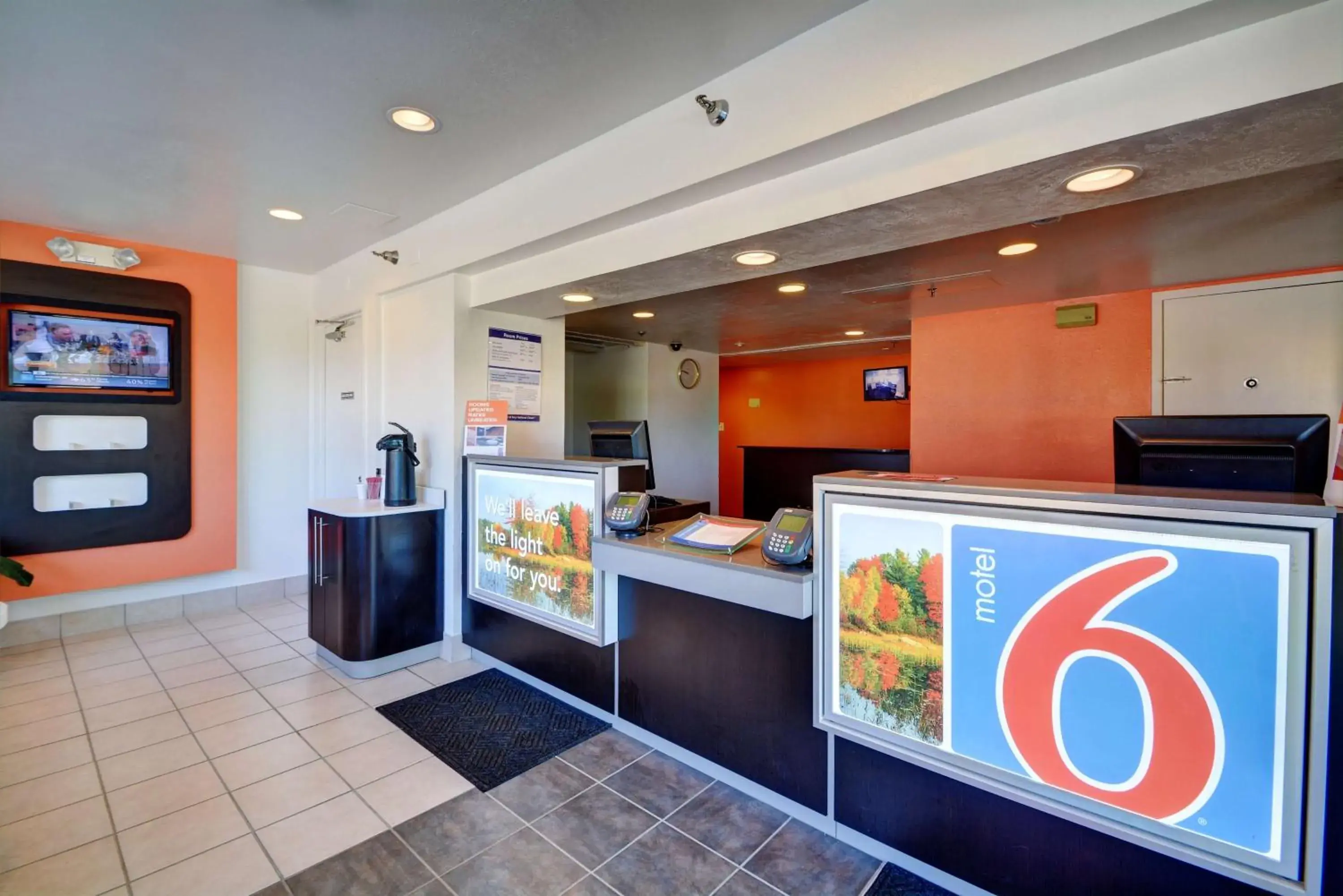 Lobby or reception in Motel 6-Windsor Locks, CT - Hartford Lobby or reception in Motel 6-Windsor Locks, CT - Hartford