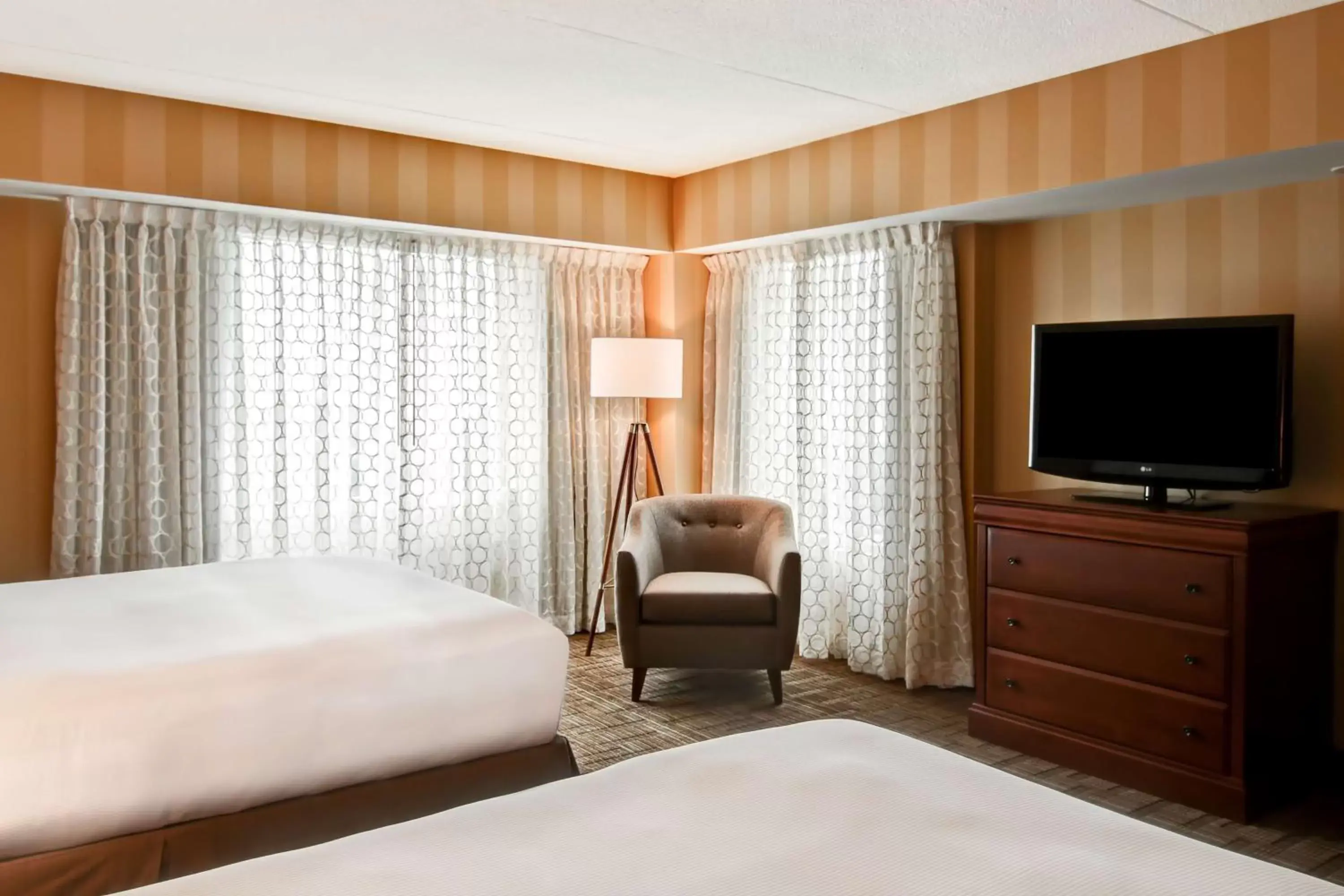 Bedroom, Bed in DoubleTree Fallsview Resort & Spa by Hilton - Niagara Falls