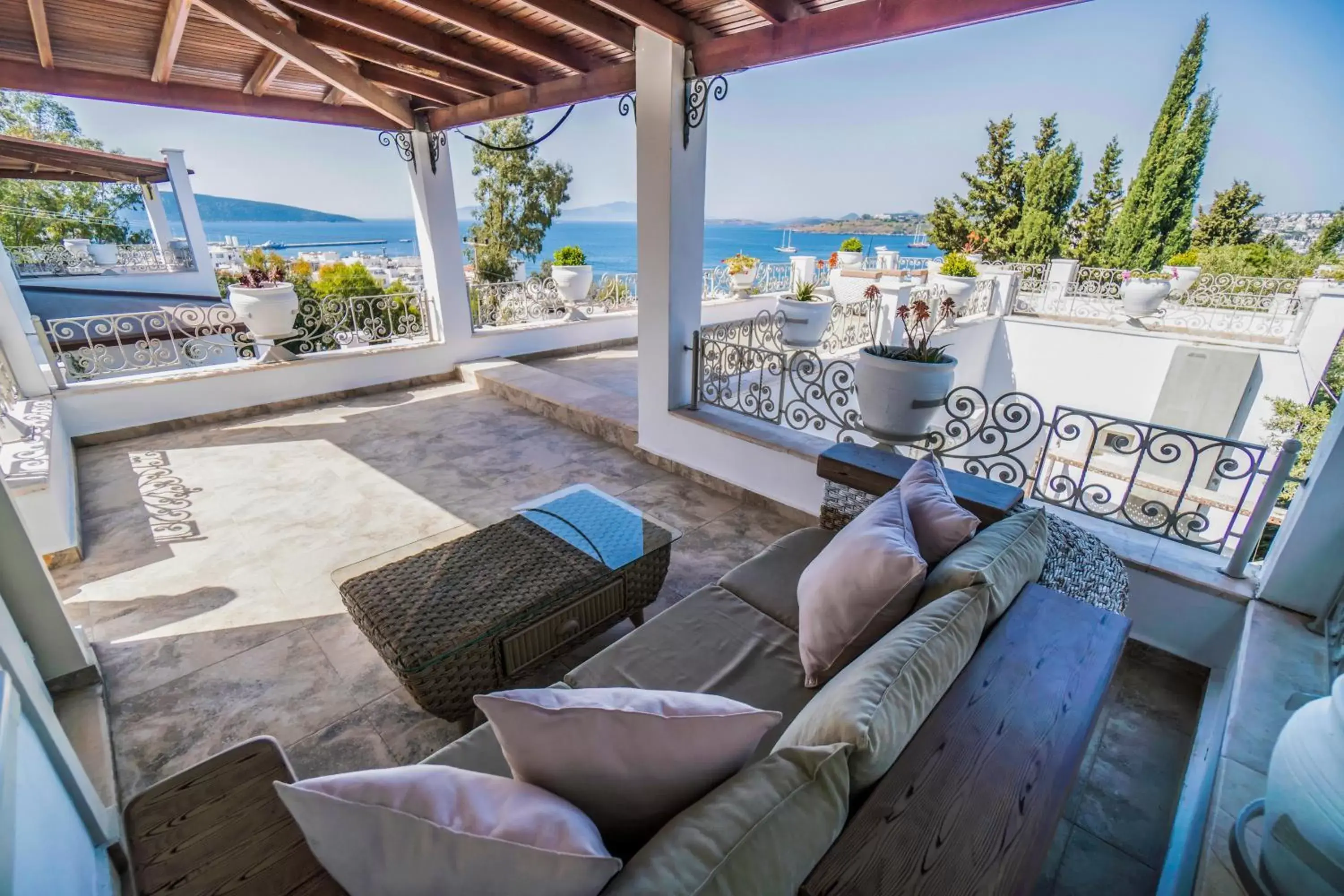 Balcony/Terrace, Seating Area in Manzara Hotel - Adults Only