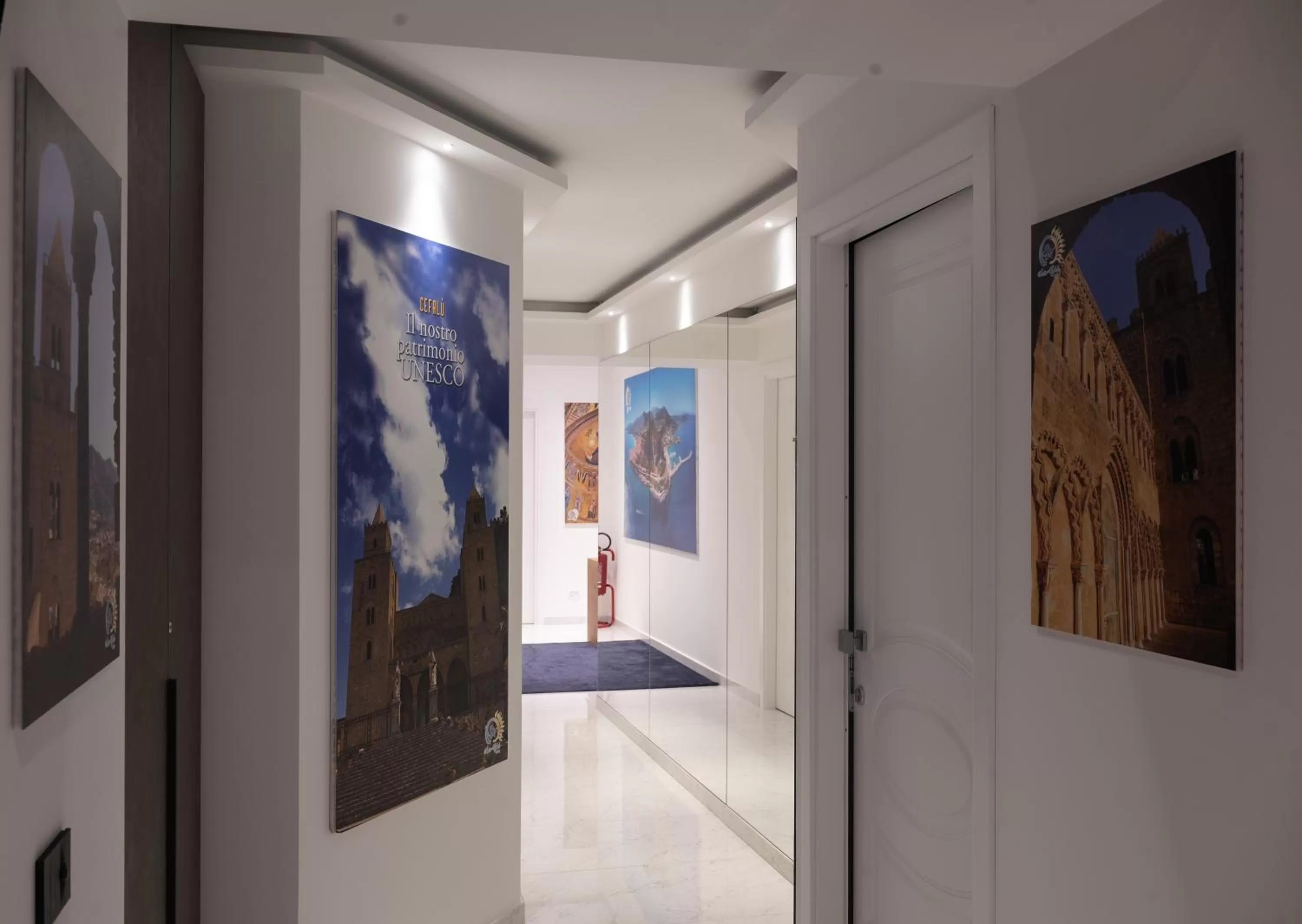 Lobby or reception in BM SUITES CEFALU